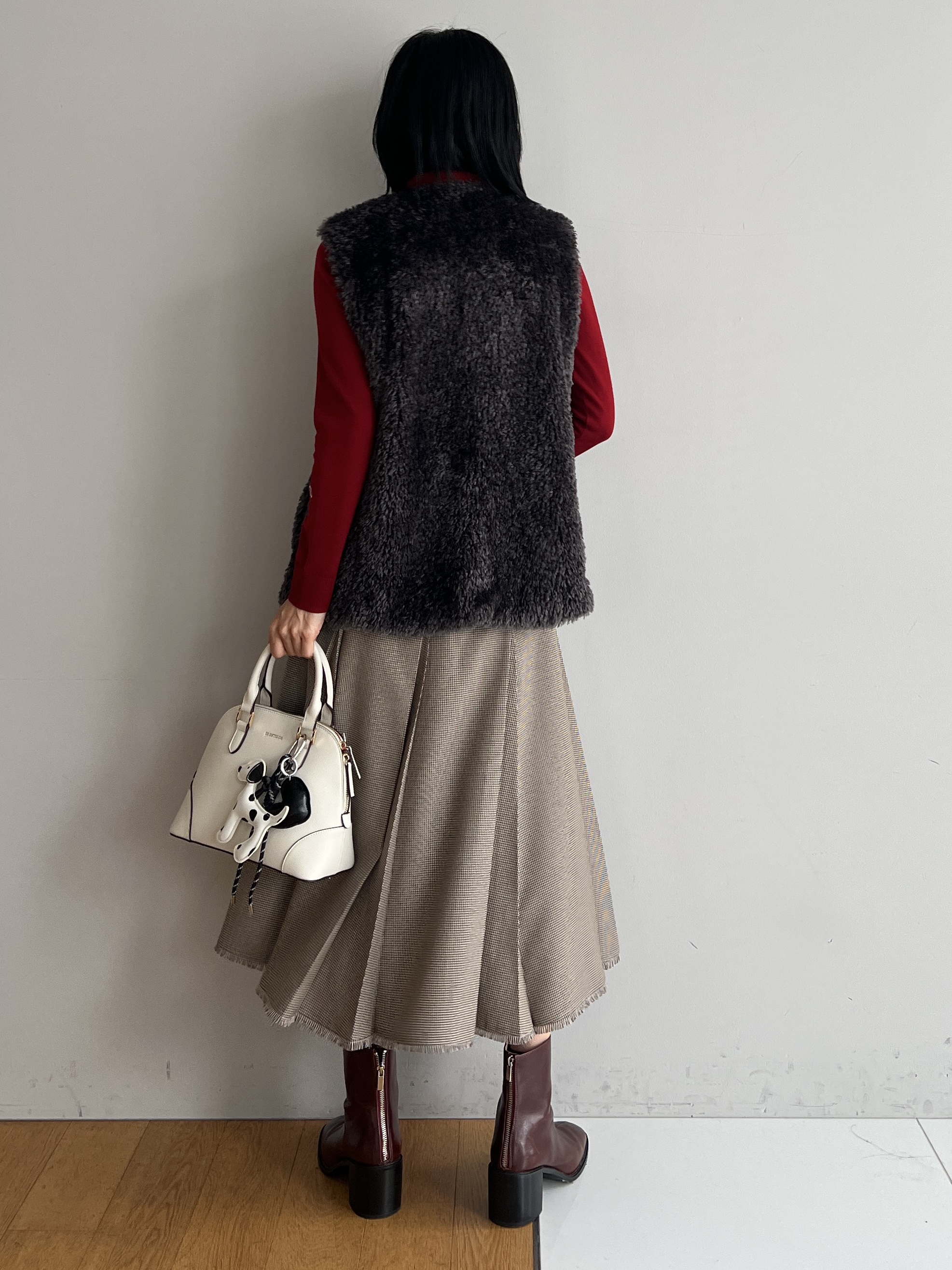 misaさんの「DRESSTERIOR｜【STORY11月号掲載】モノトーンドッグチャーム」を使ったコーディネート
