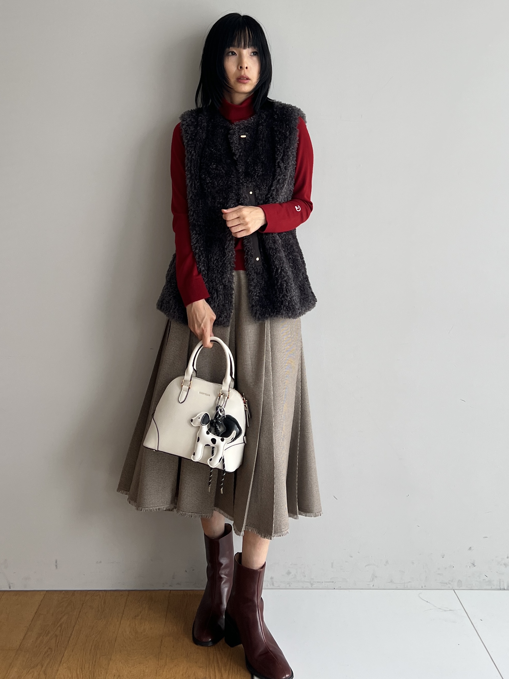 misaさんの「DRESSTERIOR｜【STORY11月号掲載】モノトーンドッグチャーム」を使ったコーディネート