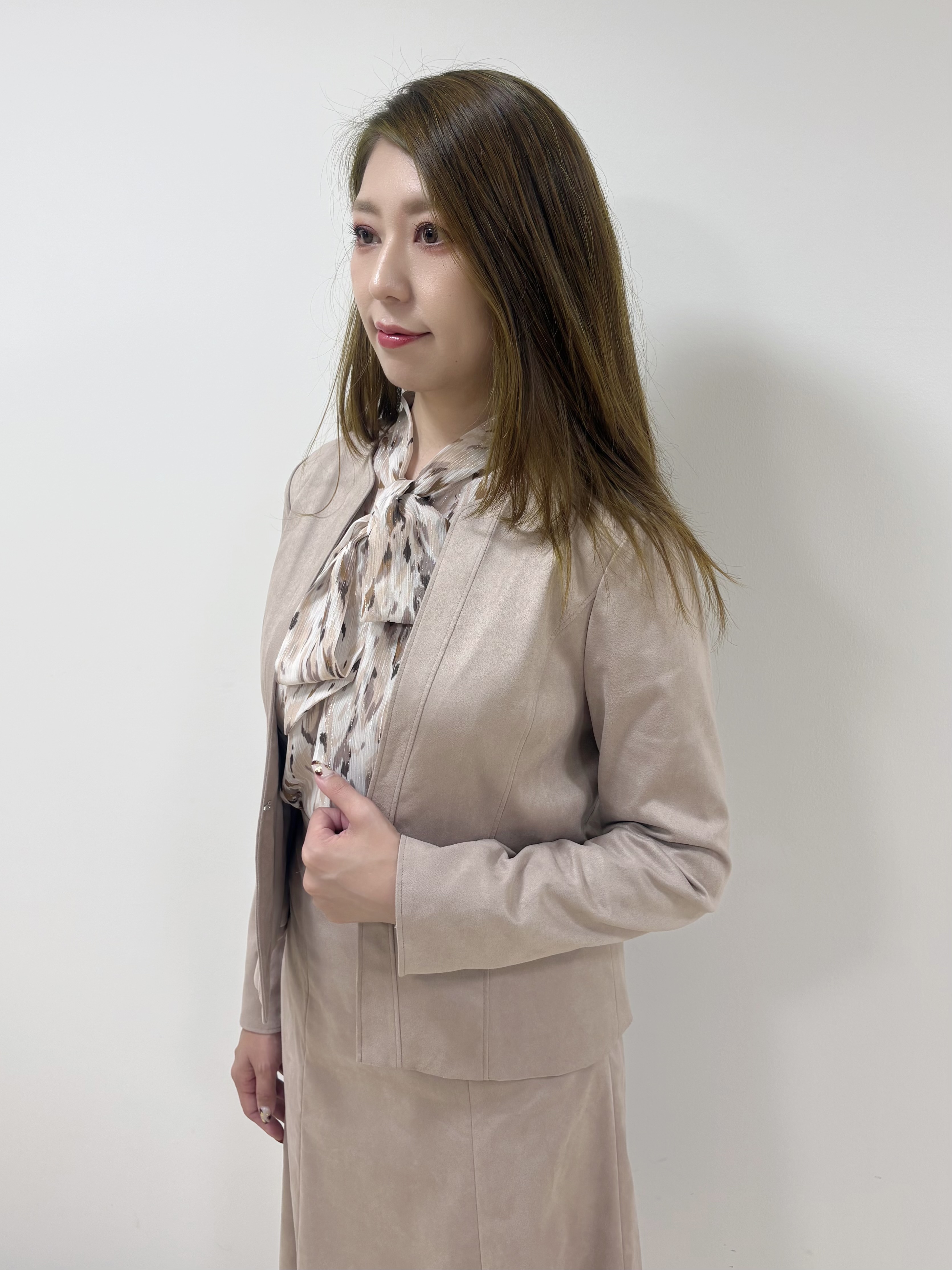 Annaさんの「COUP DE CHANCE｜【手洗い可／日本製】レオパード ボウタイブラウス」を使ったコーディネート