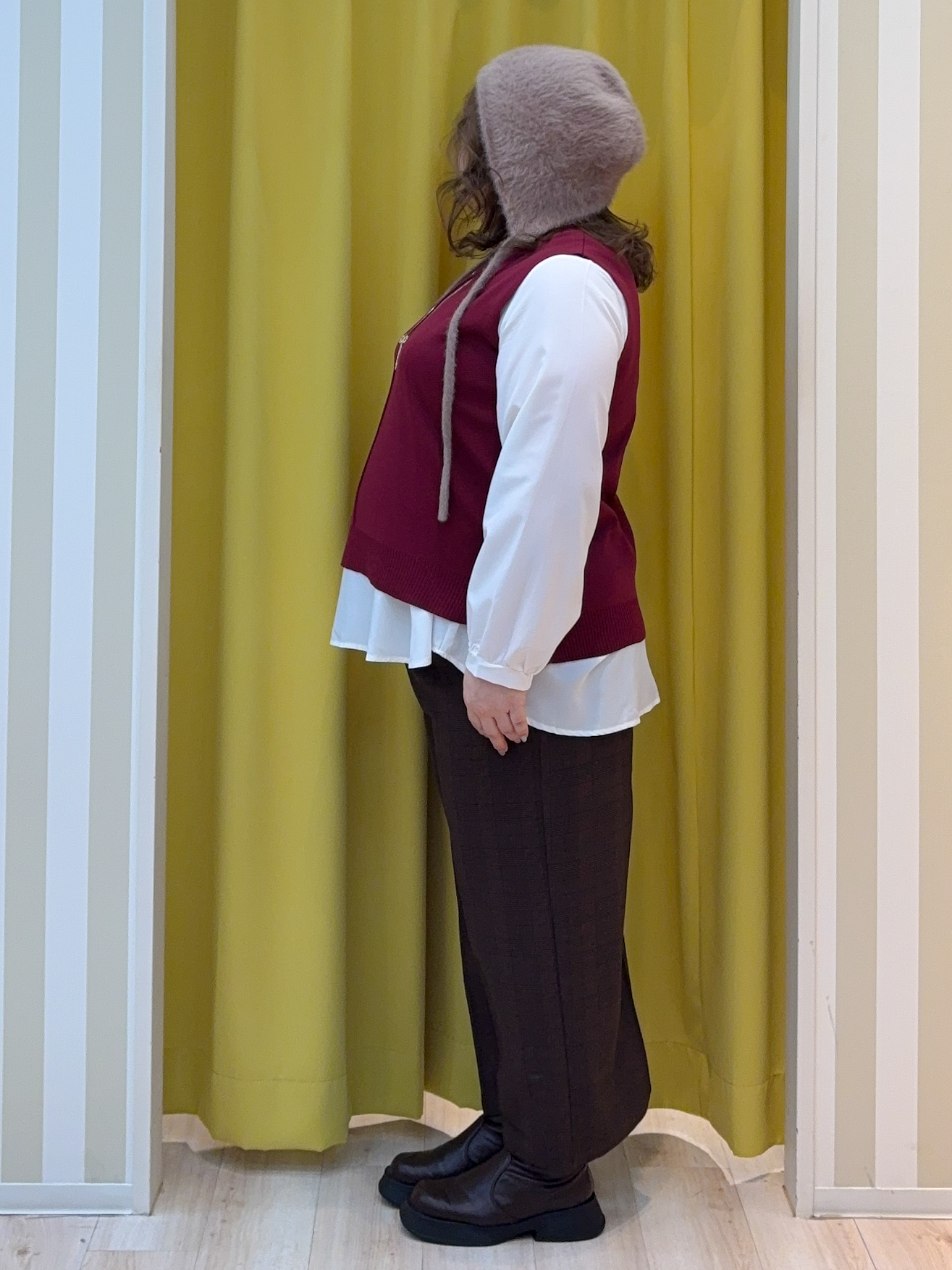 kotoさんさんの「SHOO･LA･RUE｜【2点セット/S-LL】着回し自在 スポンディッシュニットベスト＆フレアシャツ」を使ったコーディネート