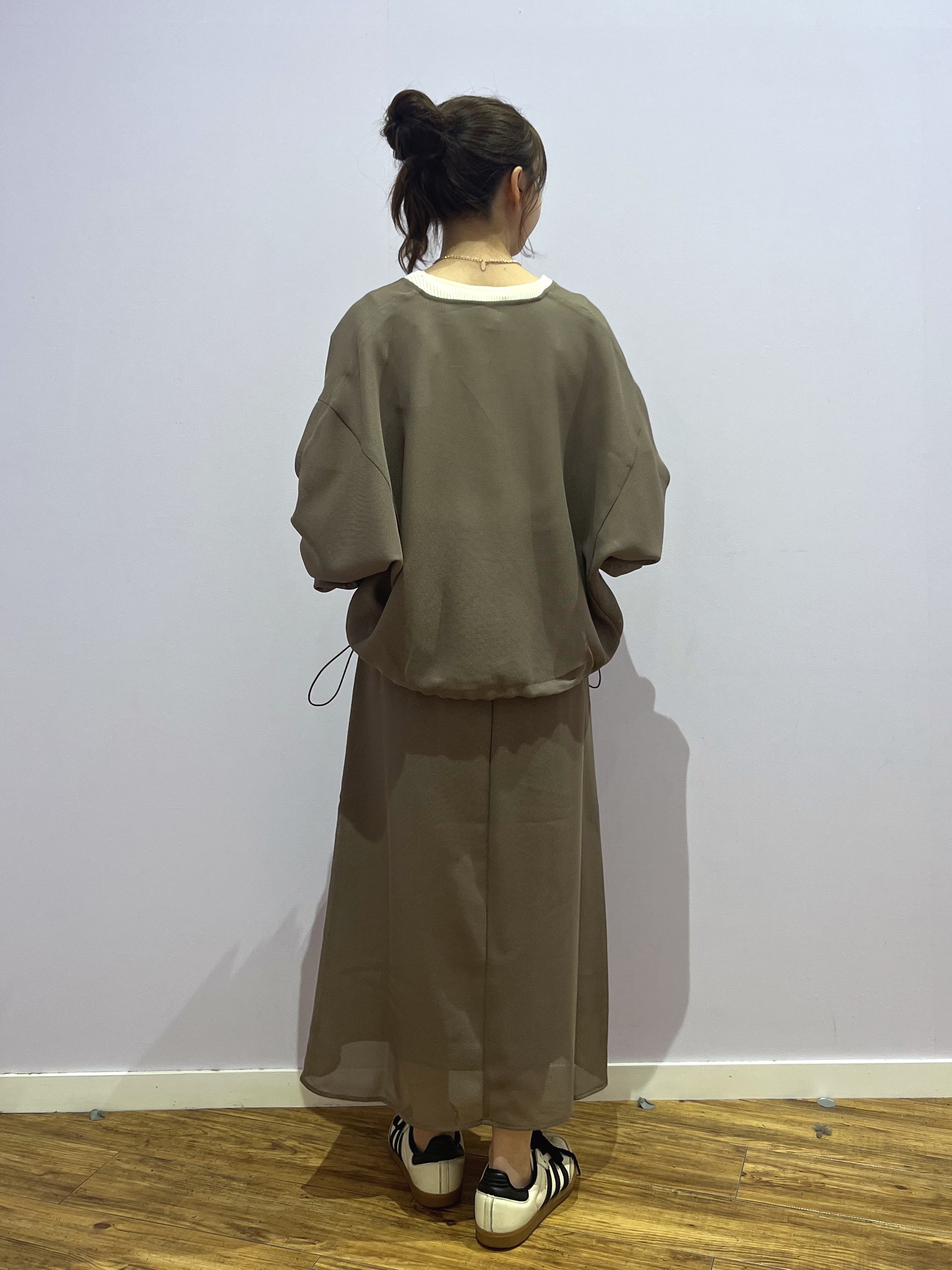 しいなさんの「SHOO･LA･RUE｜【通気性〇/セットアップ可/洗濯機可】メッシュドルマン ジップブルゾン」を使ったコーディネート