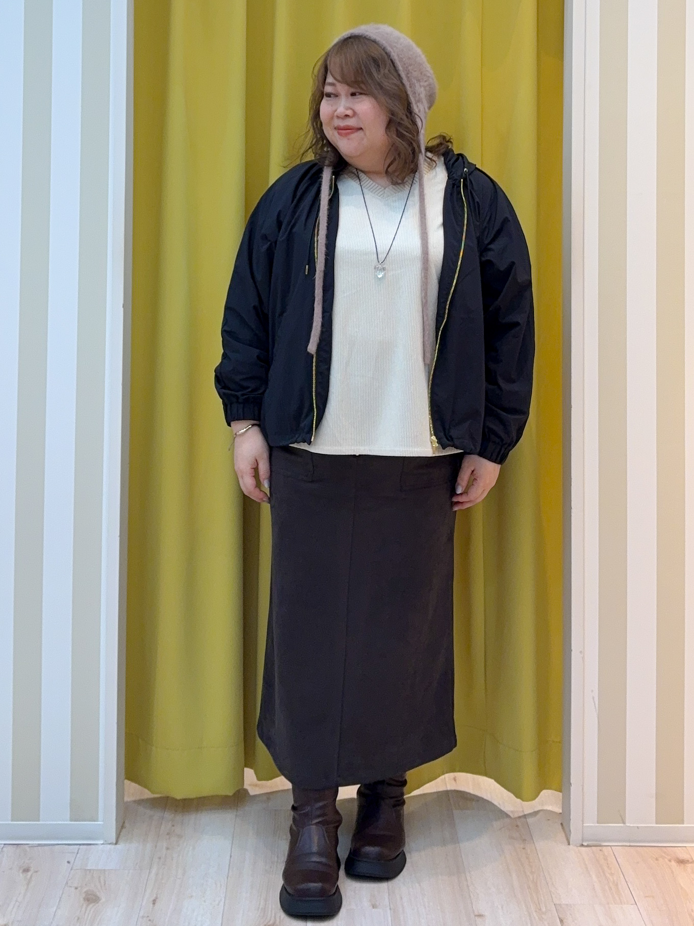 kotoさんさんの「SHOO･LA･RUE｜【S-LL/撥水】ゴールドパーツで女性らしく ギャザーブルゾン」を使ったコーディネート