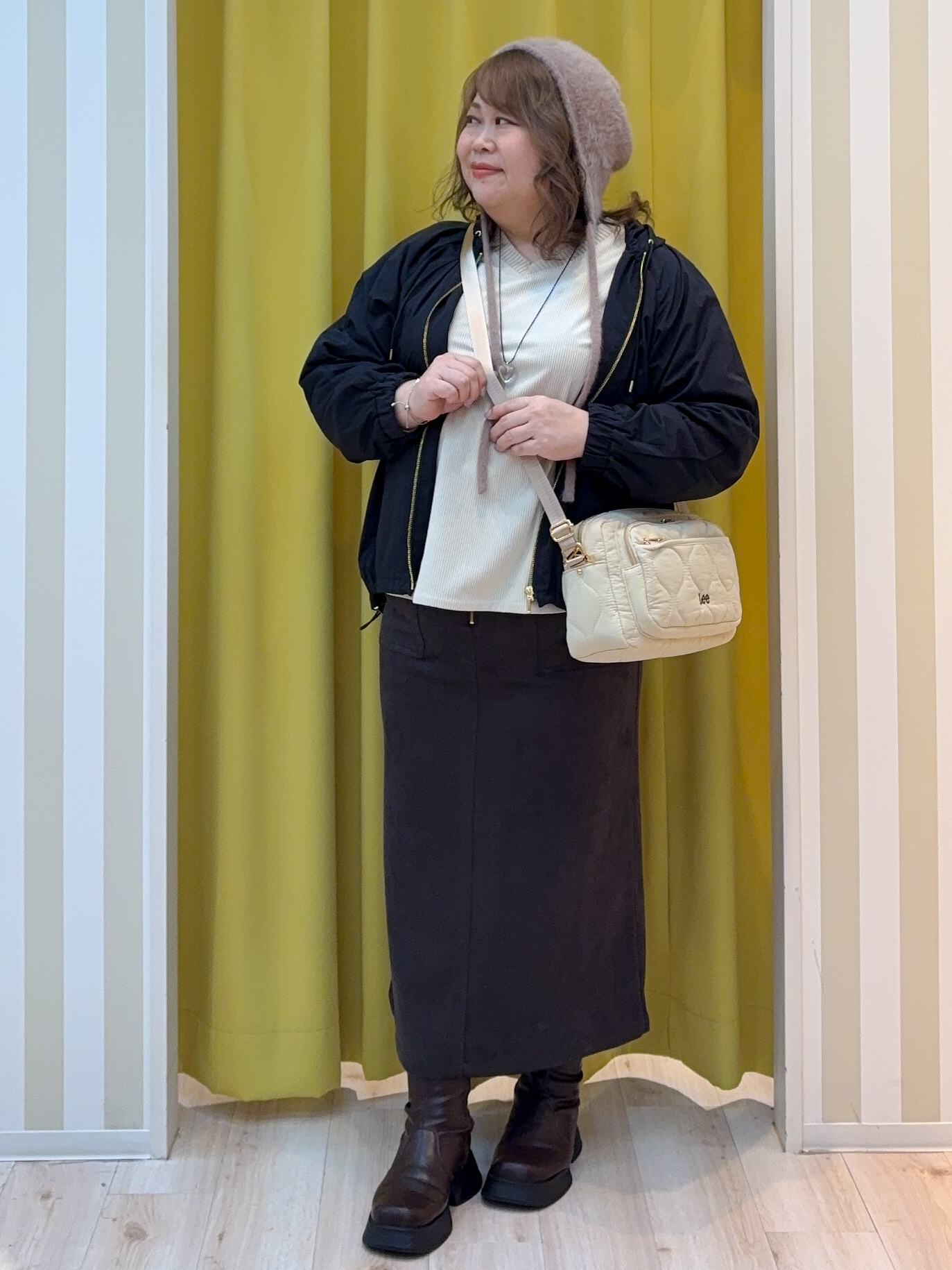kotoさんさんの「SHOO･LA･RUE｜【S-LL/撥水】ゴールドパーツで女性らしく ギャザーブルゾン」を使ったコーディネート