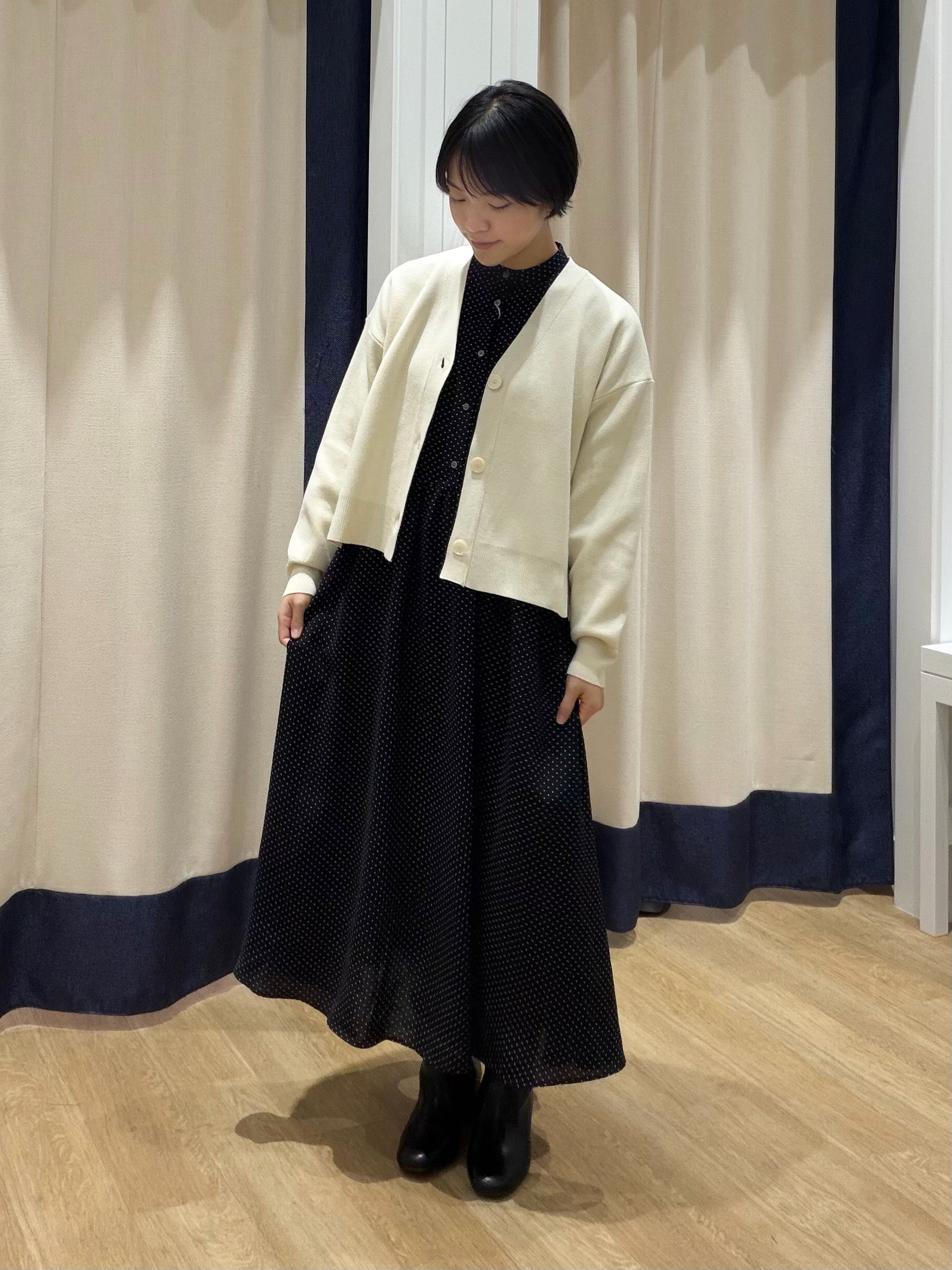suzukiさんの「Dessin｜スクエアトゥ ミドルヒールブーツ」を使ったコーディネート