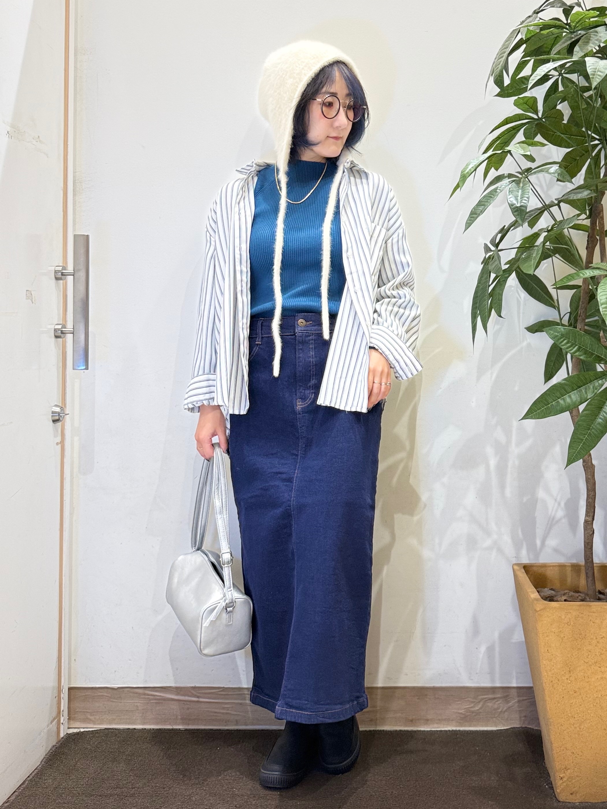 misakiさんの「SHOO･LA･RUE｜【洗濯後しわになりにくい/S-LL】気分で選ぶ 大人のデイリー使いに ベーシックシャツ」を使ったコーディネート