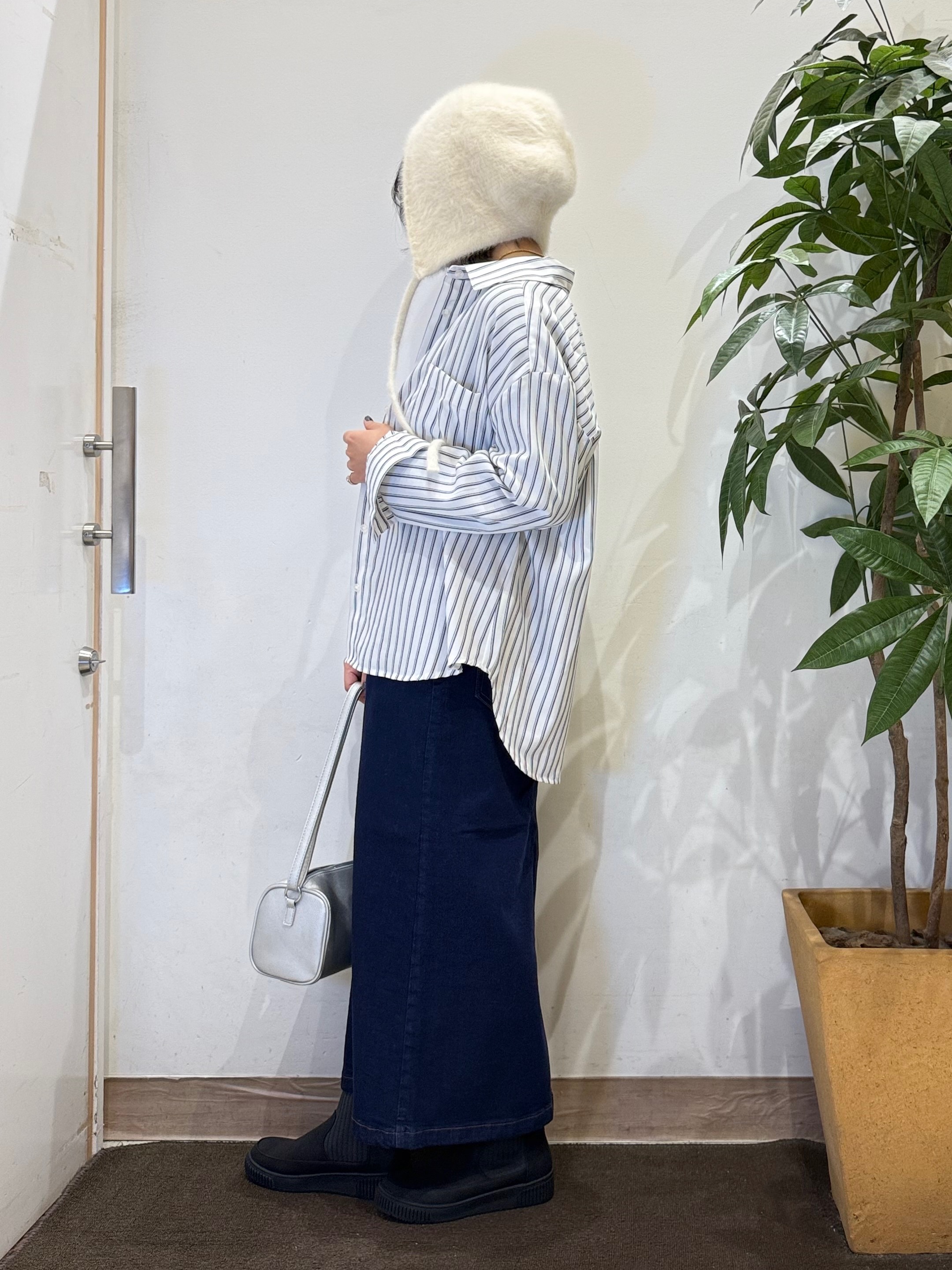 misakiさんの「SHOO･LA･RUE｜【洗濯後しわになりにくい/S-LL】気分で選ぶ 大人のデイリー使いに ベーシックシャツ」を使ったコーディネート