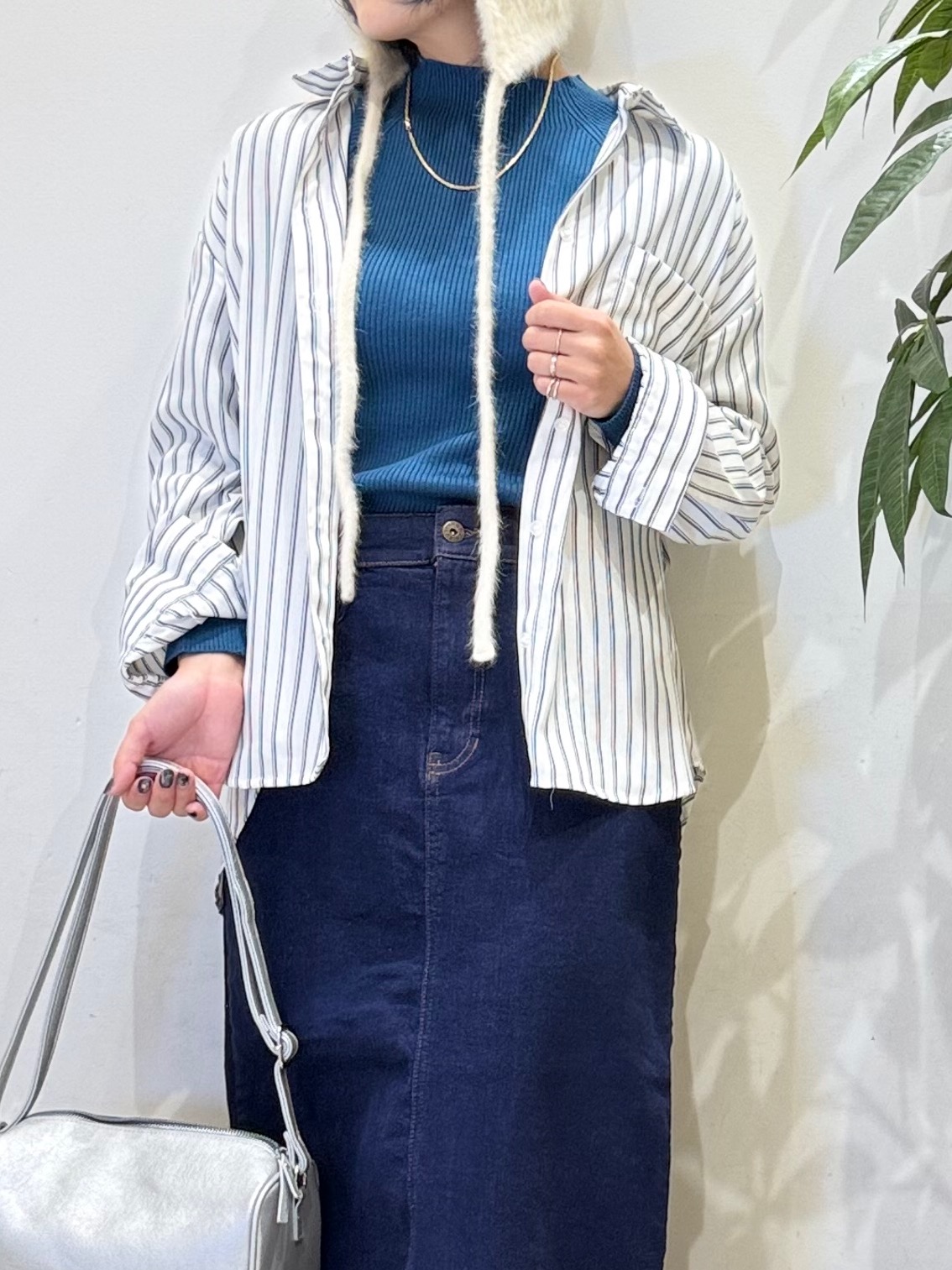 misakiさんの「SHOO･LA･RUE｜【洗濯後しわになりにくい/S-LL】気分で選ぶ 大人のデイリー使いに ベーシックシャツ」を使ったコーディネート