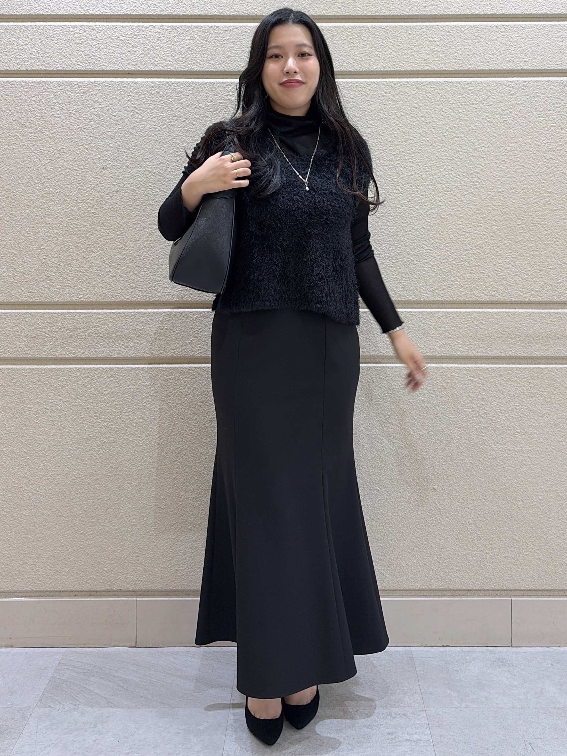 Momokaさんの「COUP DE CHANCE｜【手洗い可】フォザーモールニットベスト」を使ったコーディネート