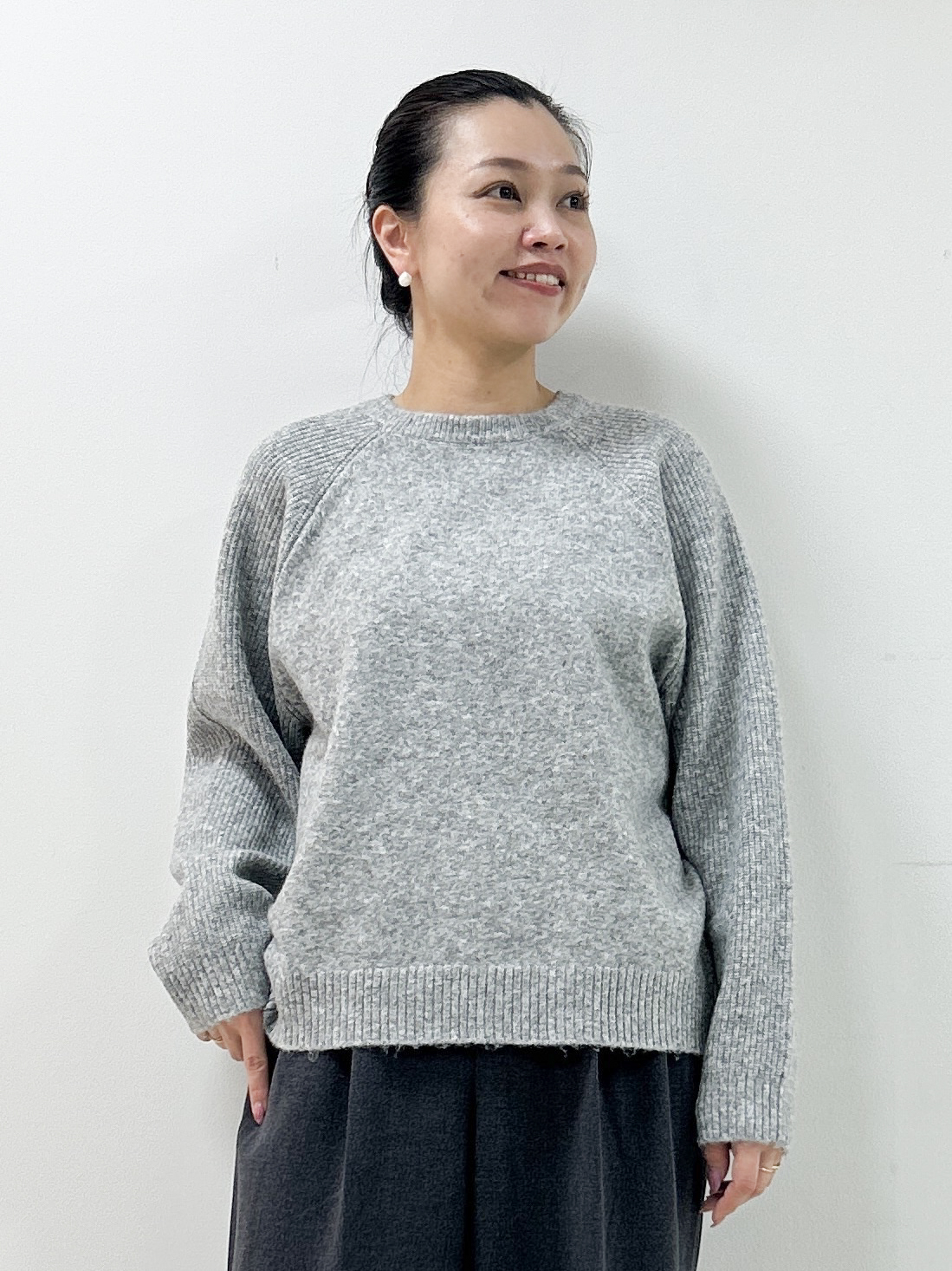 Kaiさんの「Dessin｜【洗濯機OK/サスティナブル/6色展開】編地切替ラグラン ニットプルオーバー」を使ったコーディネート