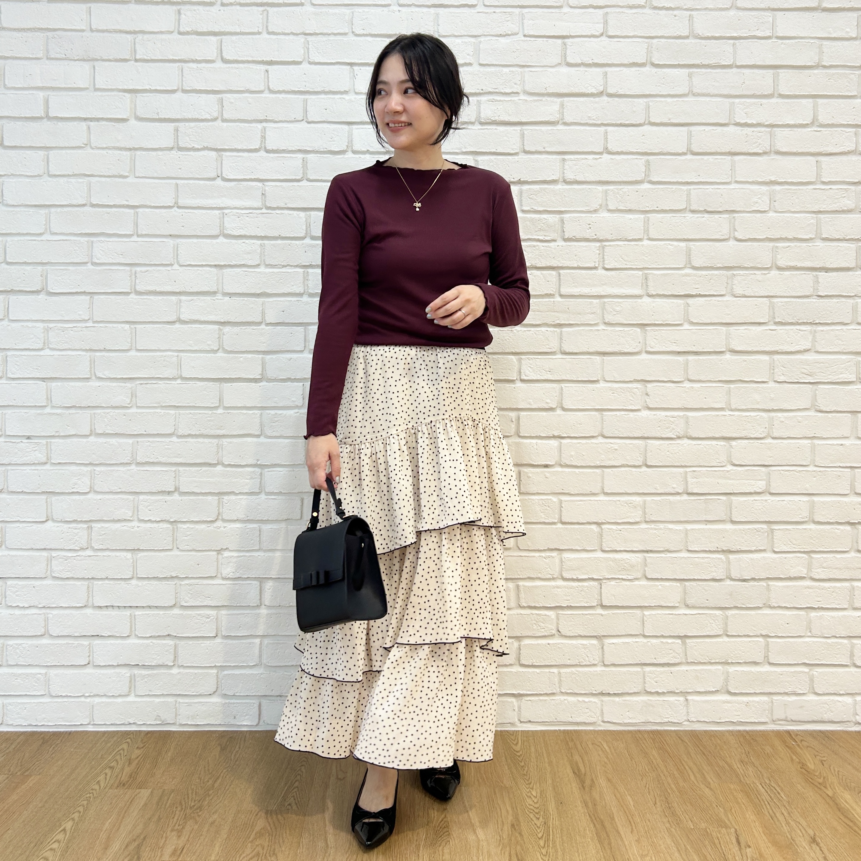 shinoさんの「Couture brooch｜【一枚でも重ねても】メローフリル テレコトップス」を使ったコーディネート