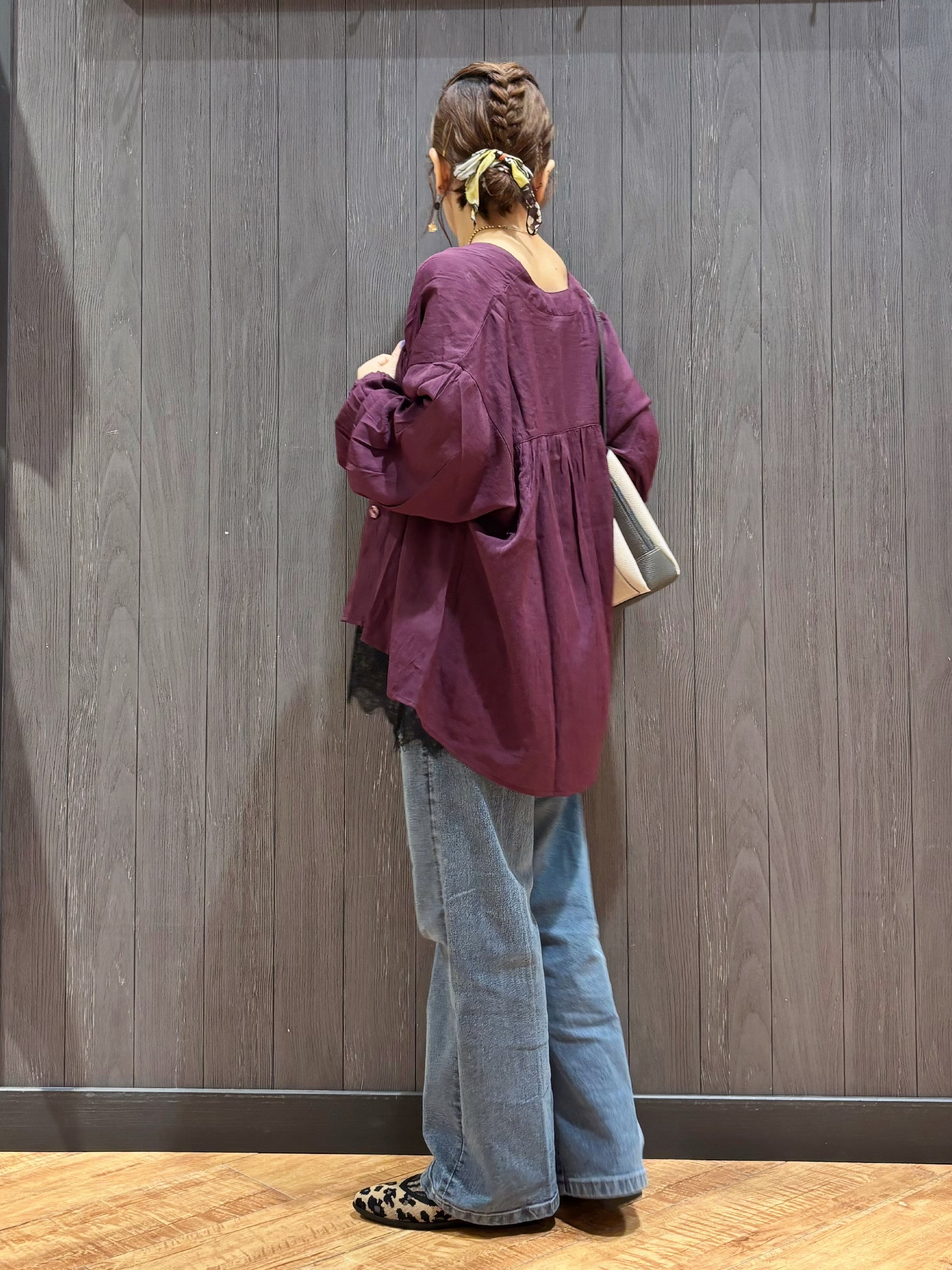 meiさんの「SHOO･LA･RUE｜【S-LL/洗濯機可】着痩せシルエット シャーリングシャツカーディガン」を使ったコーディネート