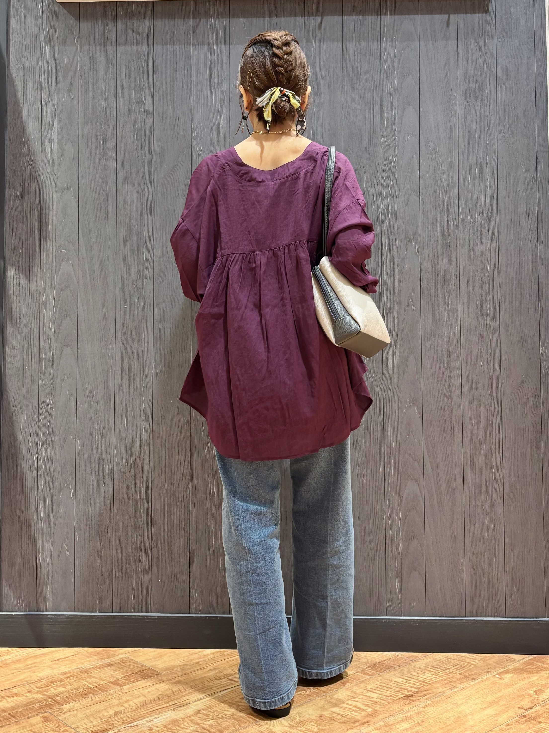 meiさんの「SHOO･LA･RUE｜【S-LL/洗濯機可】着痩せシルエット シャーリングシャツカーディガン」を使ったコーディネート