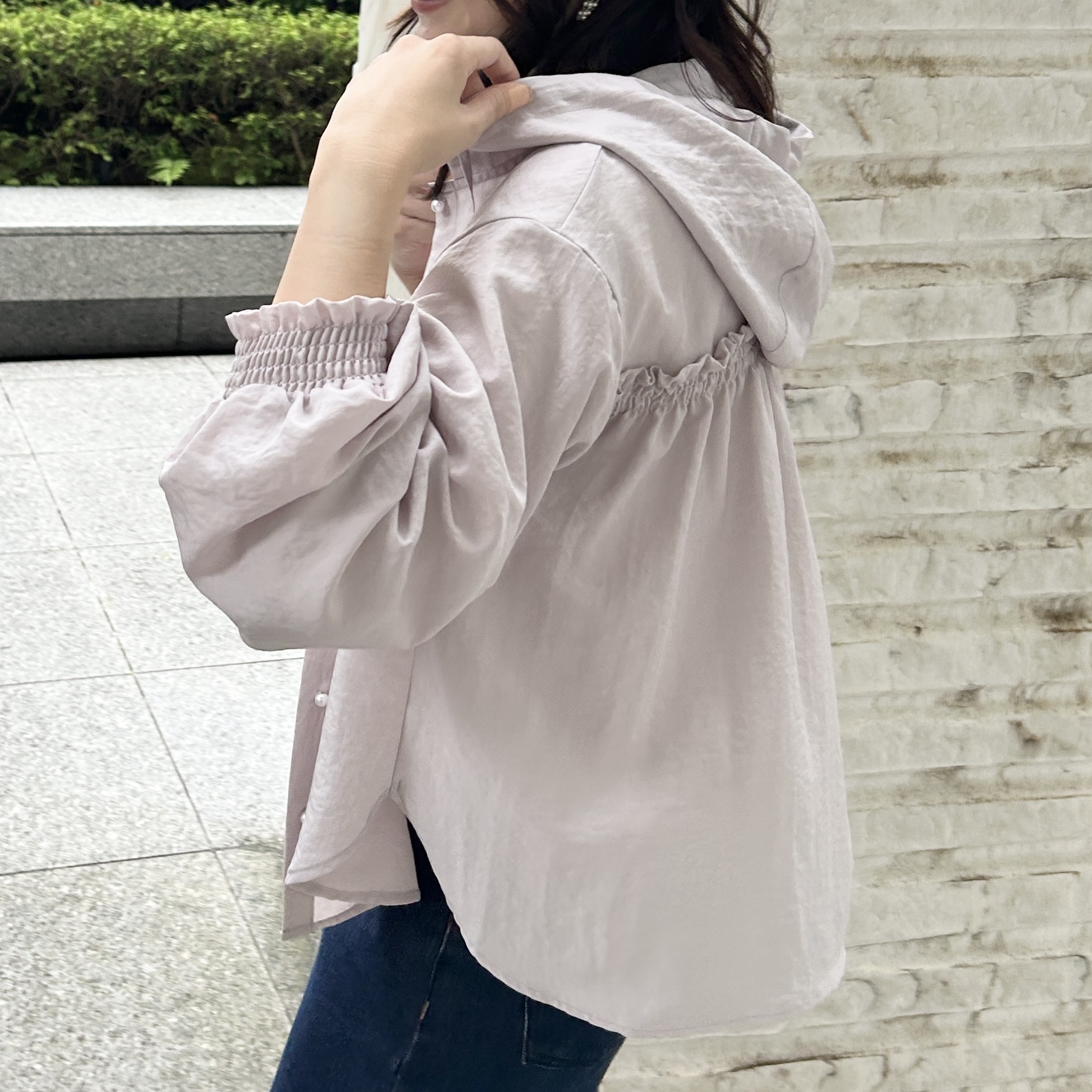 shinoさんの「Couture brooch｜【大人可愛い】愛されフーディーシャツ」を使ったコーディネート