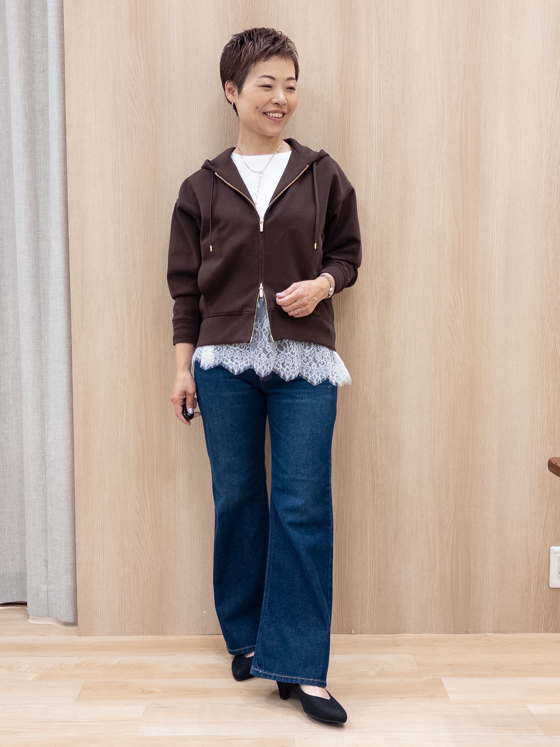シュウコさんの「grove｜シアーレースプチネックインナー」を使ったコーディネート
