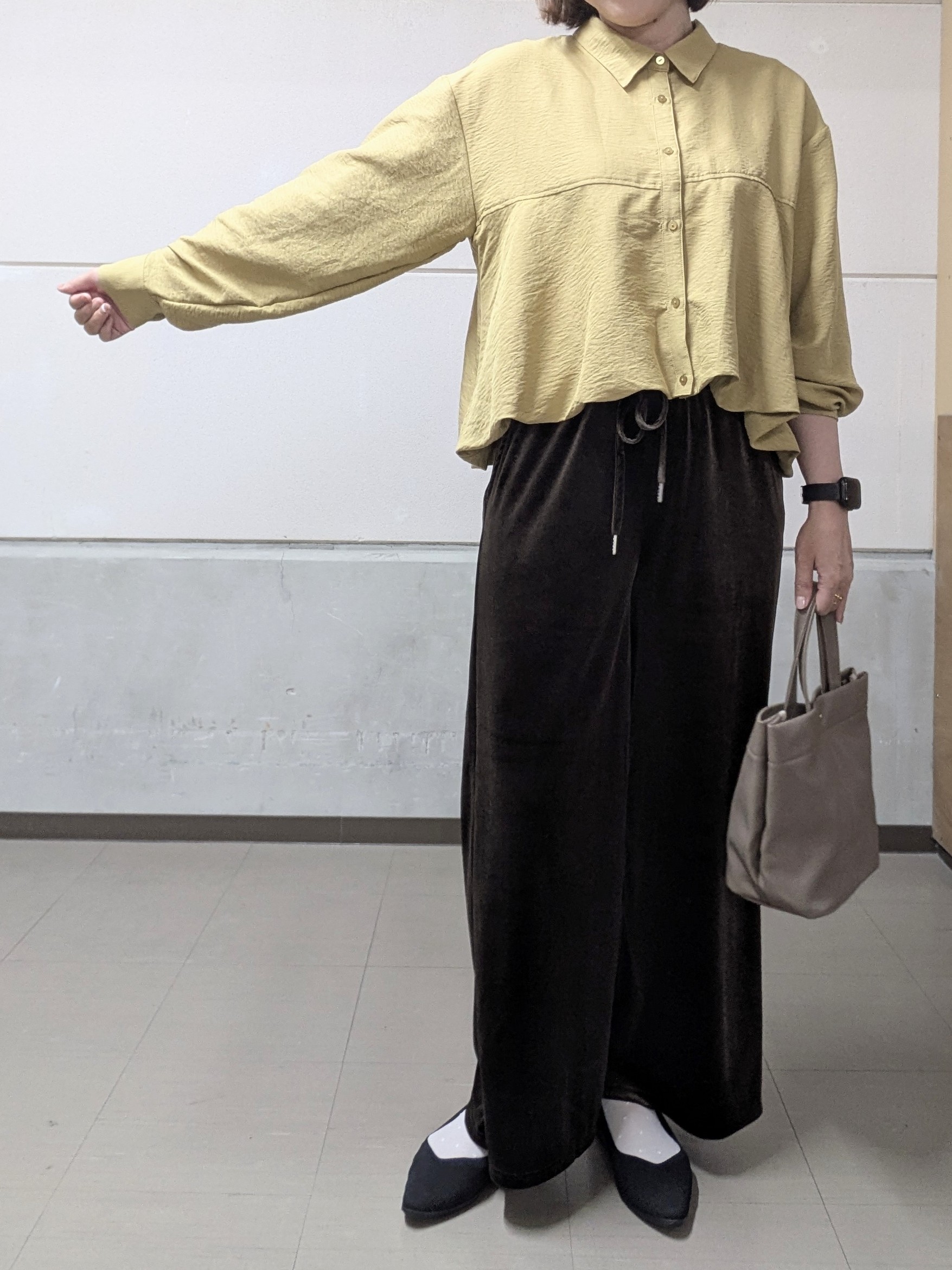 miyuさんの「SHOO･LA･RUE｜【セットアップ可/洗濯機可】軽やかに羽織れる スポンディッシュ ニットカーディガン」を使ったコーディネート