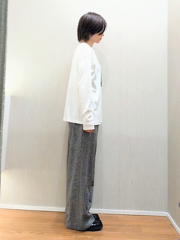 ミズタさんの「UNTITLED｜【ロゴ・プリント】フォトグラフィックロンT」を使ったコーディネート