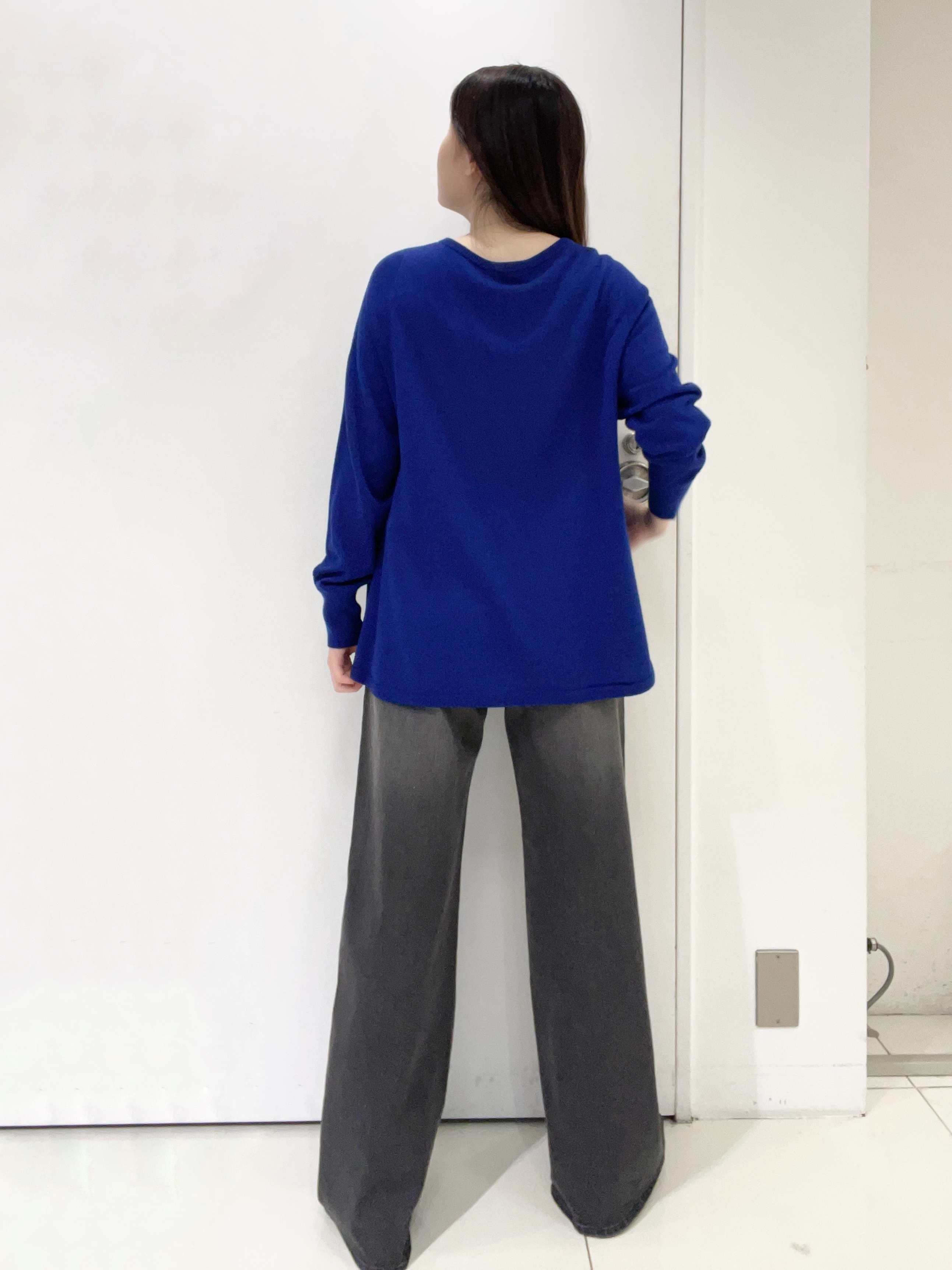 moeさんの「UNTITLED｜【きれいに体型カバー/8色展開】Aラインシルエットニットプルオーバー」を使ったコーディネート