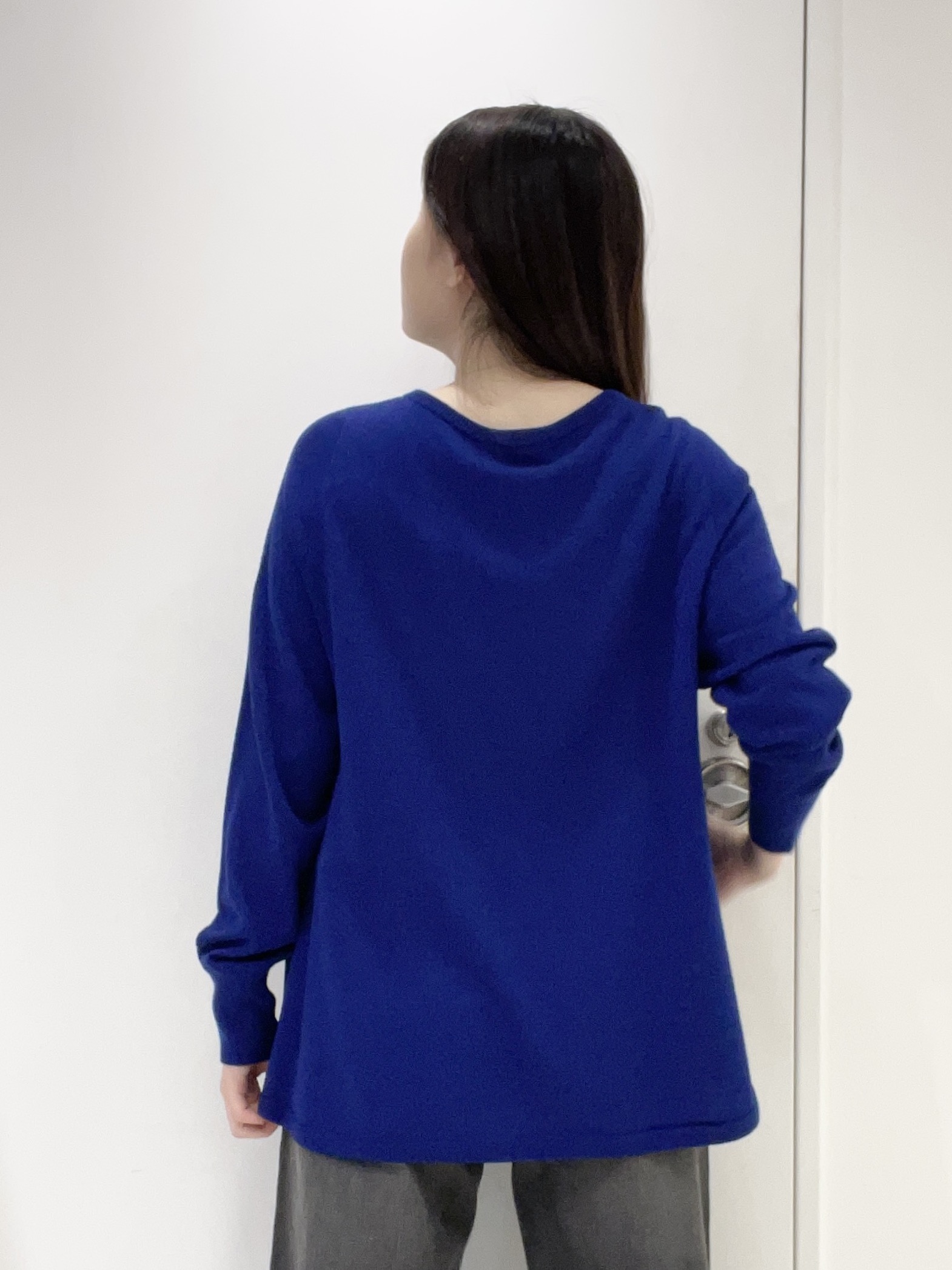 moeさんの「UNTITLED｜【きれいに体型カバー/8色展開】Aラインシルエットニットプルオーバー」を使ったコーディネート