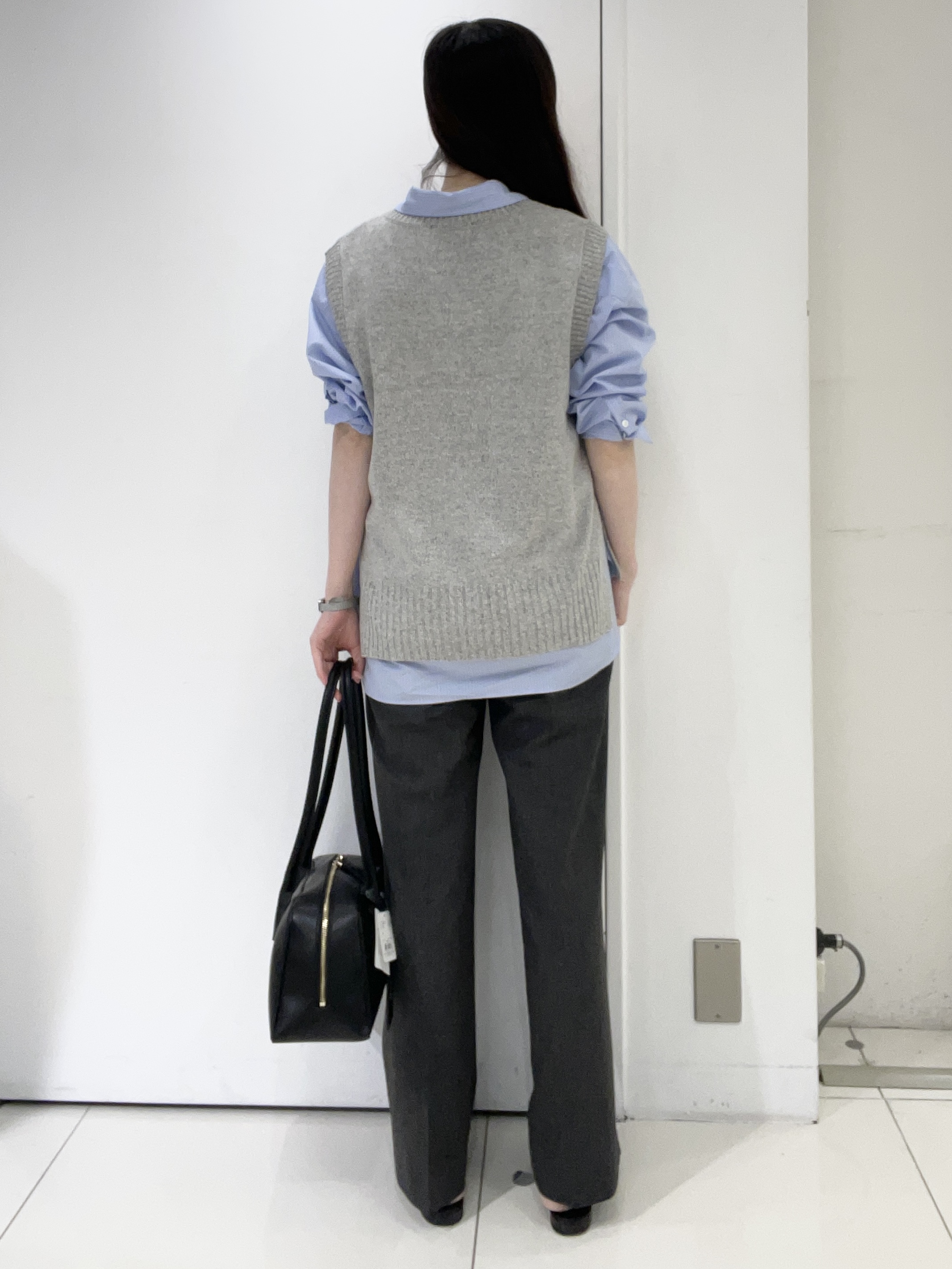 moeさんの「UNTITLED｜【6色展開/コットン100】カラーベーシックシャツ」を使ったコーディネート