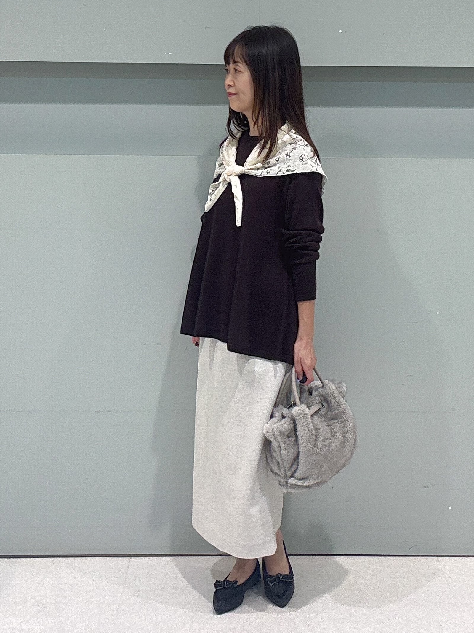 makiさんの「UNTITLED｜【きれいに体型カバー/8色展開】Aラインシルエットニットプルオーバー」を使ったコーディネート