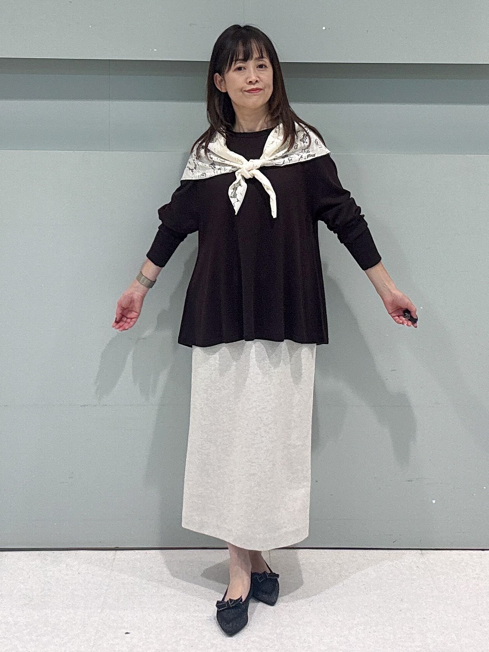 makiさんの「UNTITLED｜【きれいに体型カバー/8色展開】Aラインシルエットニットプルオーバー」を使ったコーディネート