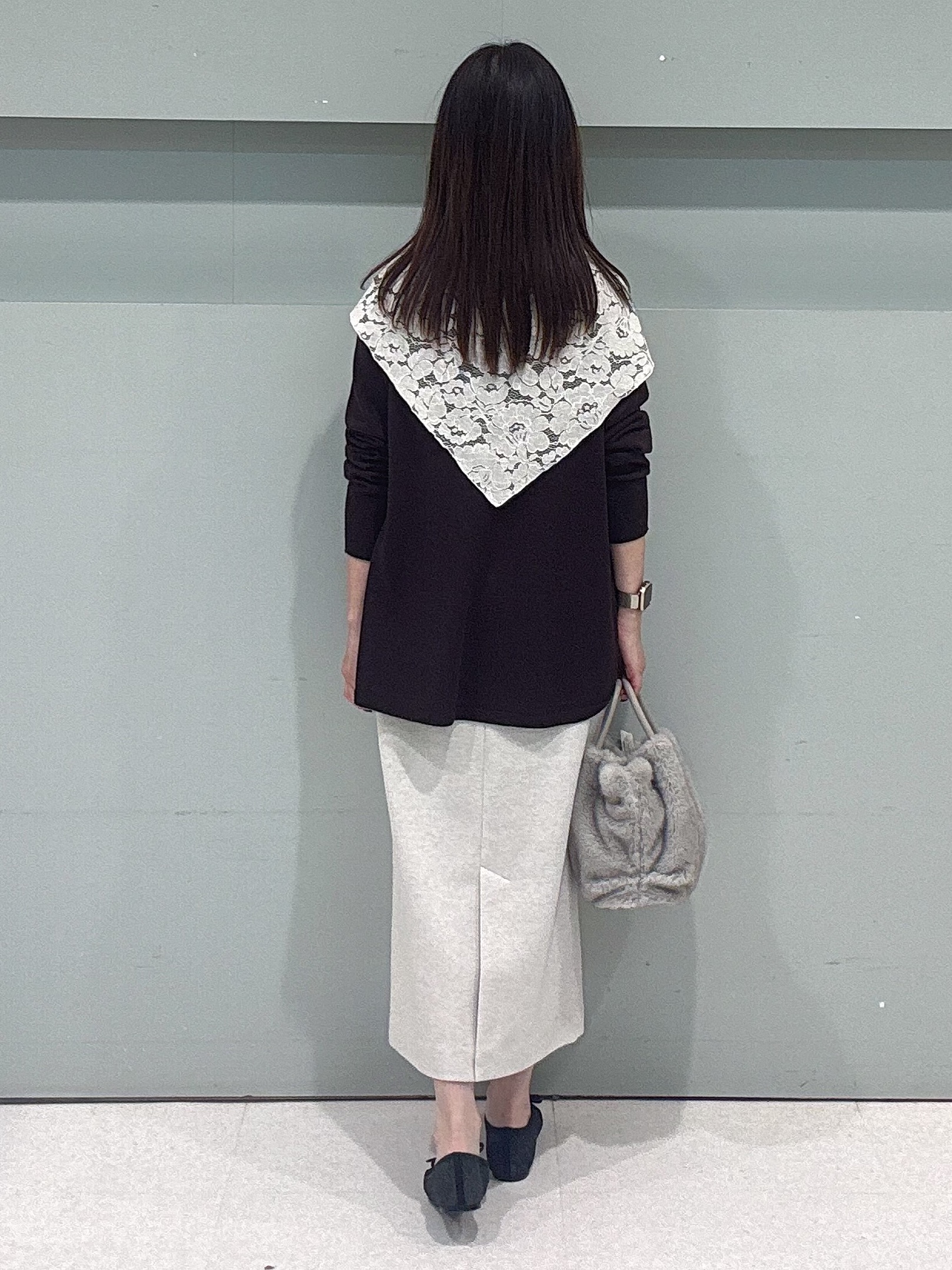 makiさんの「UNTITLED｜【きれいに体型カバー/8色展開】Aラインシルエットニットプルオーバー」を使ったコーディネート
