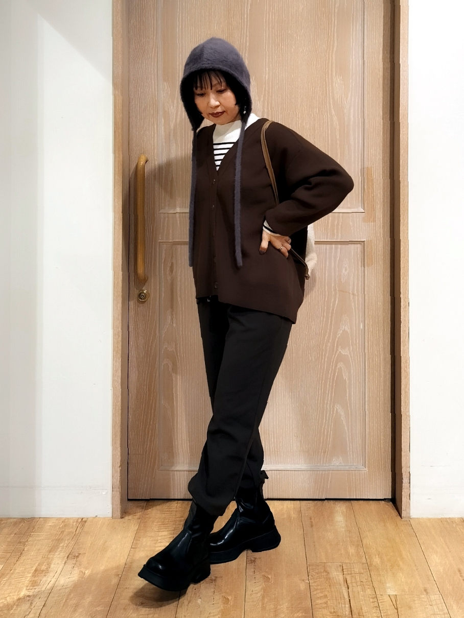 YUKIさんの「SHOO･LA･RUE｜【毛玉になりにくい/S-LL/洗濯機可/体型カバー】Vネックゆったりカーディガン」を使ったコーディネート