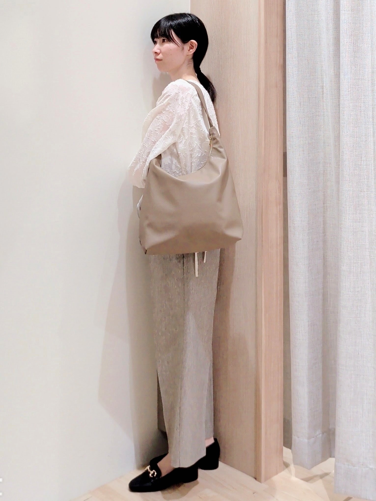 Yuiさんの「grove｜上品に華やぐ シアージャカードブラウス」を使ったコーディネート