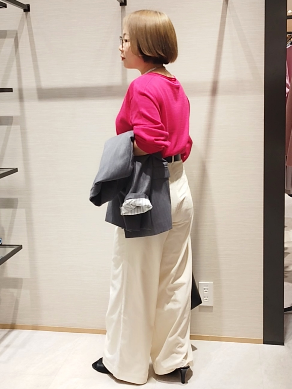 s u g iさんの「UNTITLED｜【店頭人気！/8色展開】ボリュームスリーブニットプルオーバー」を使ったコーディネート
