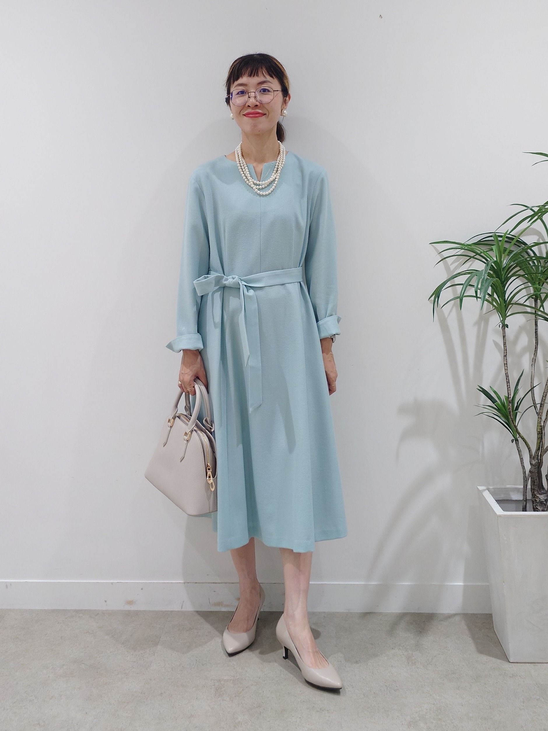 MUTSUKOさんの「UNTITLED｜【アレンジ自在】ロングパール調ネックレス」を使ったコーディネート