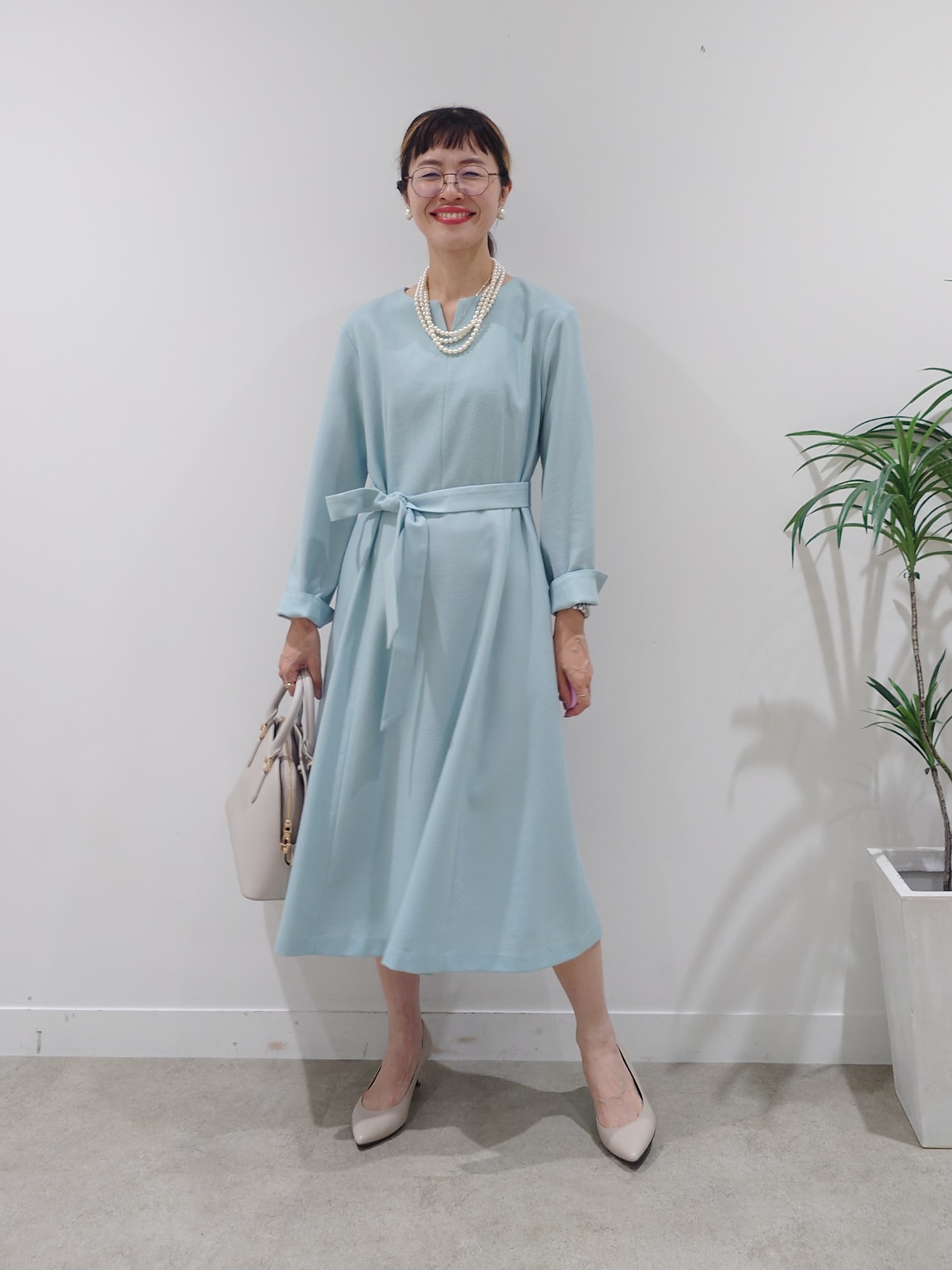 MUTSUKOさんの「UNTITLED｜【アレンジ自在】ロングパール調ネックレス」を使ったコーディネート