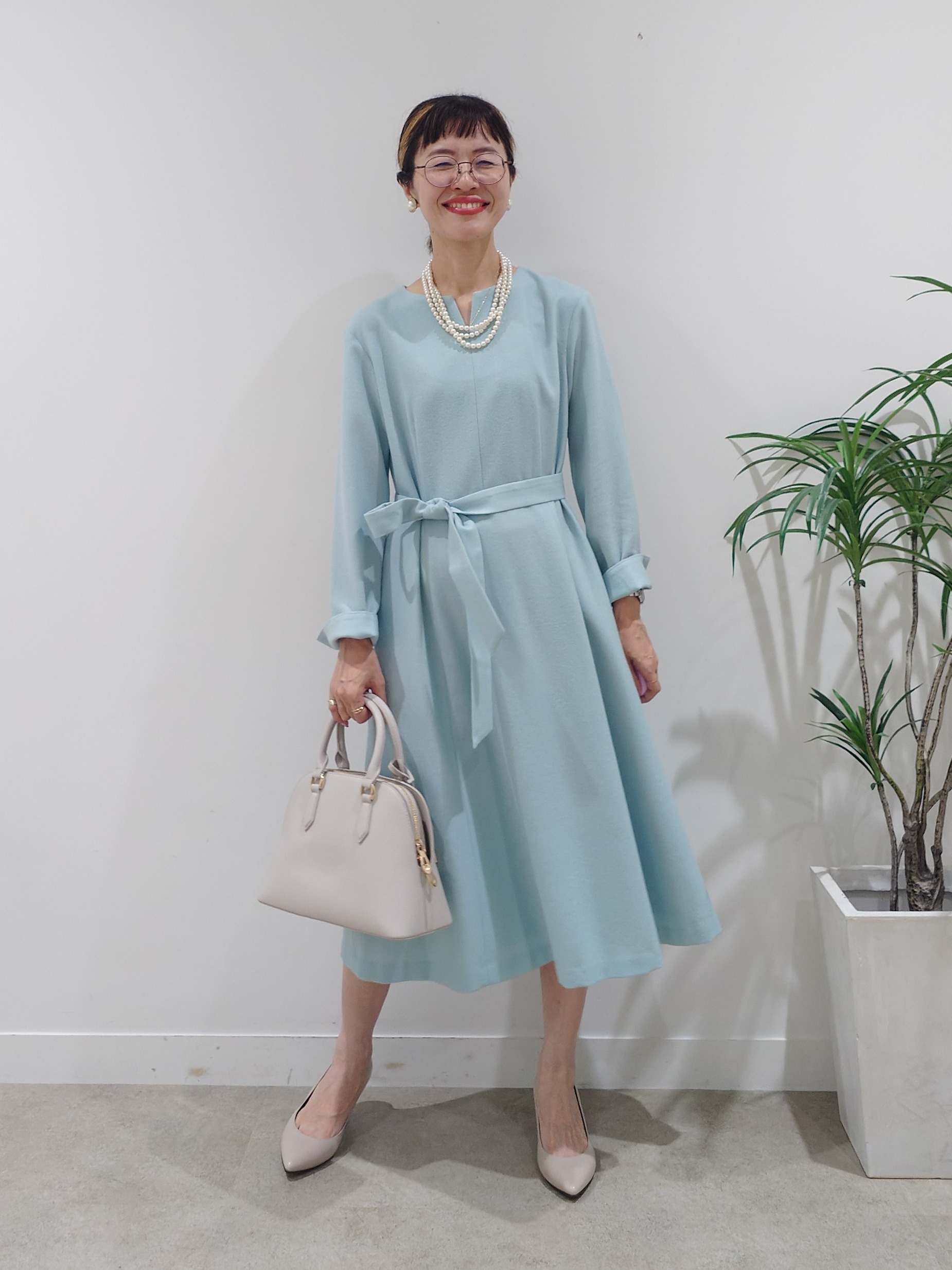 MUTSUKOさんの「UNTITLED｜【アレンジ自在】ロングパール調ネックレス」を使ったコーディネート