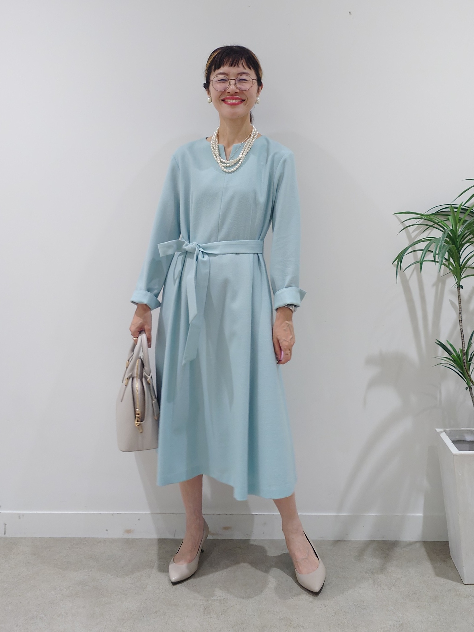 MUTSUKOさんの「UNTITLED｜【アレンジ自在】ロングパール調ネックレス」を使ったコーディネート