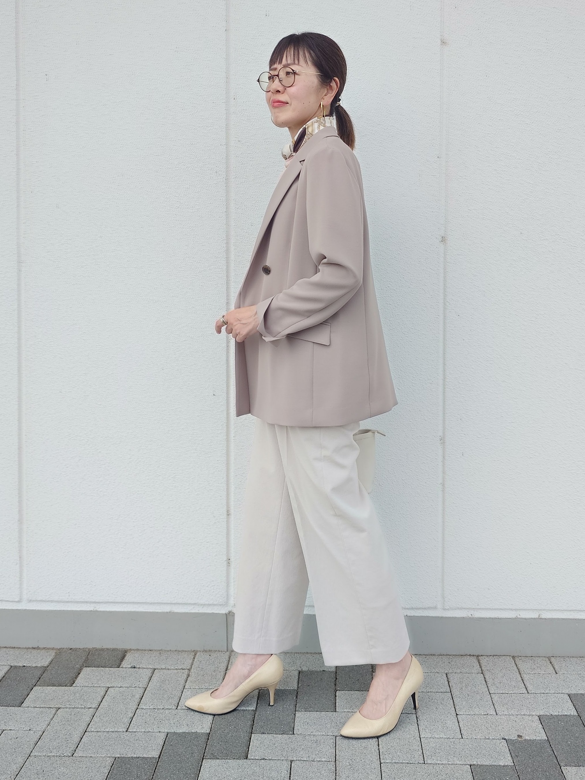 MUTSUKOさんの「UNTITLED｜【新色追加/セットアップ可】エアリー ダブルブレストジャケット」を使ったコーディネート