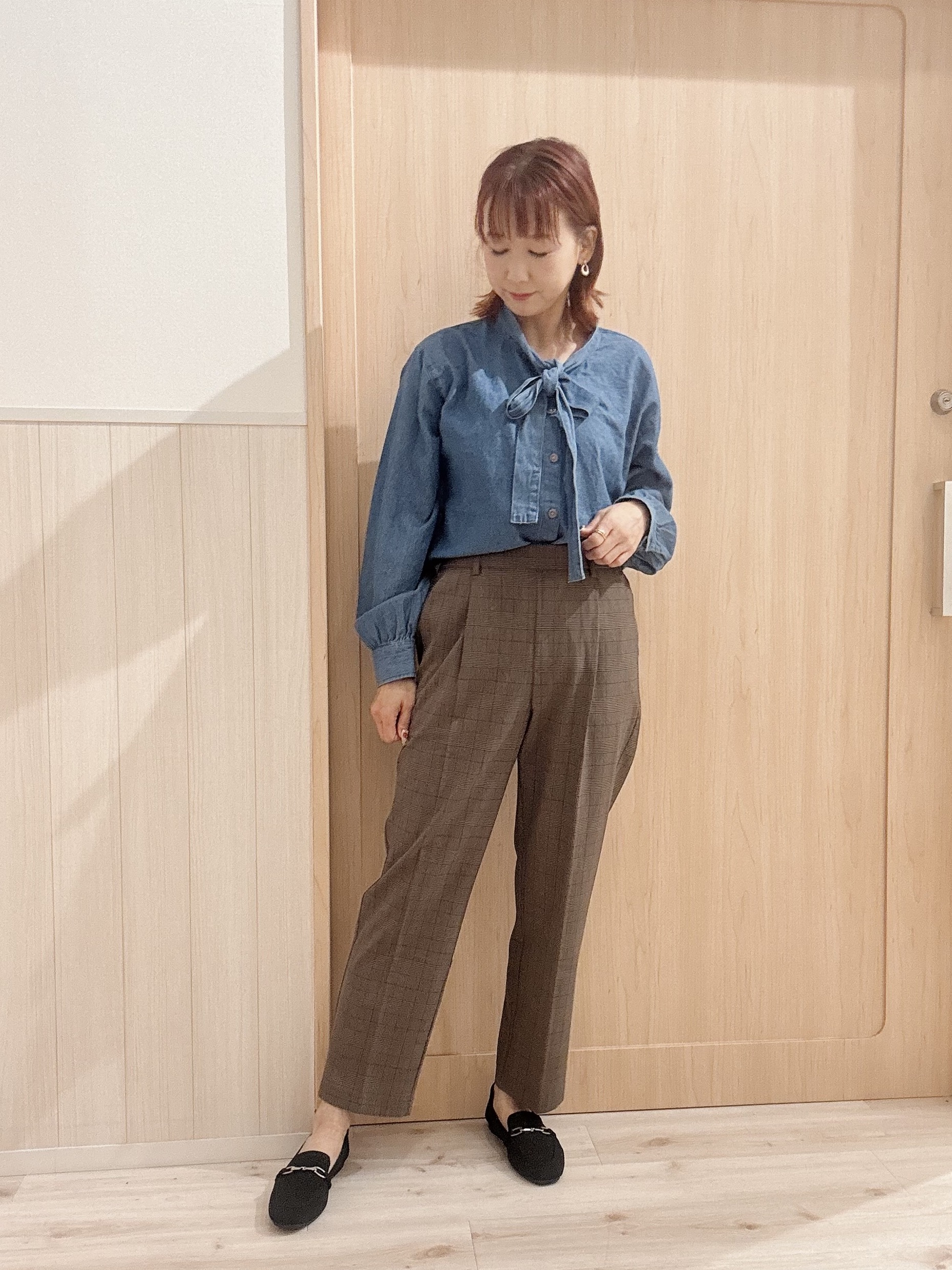 モカさんの「SHOO･LA･RUE｜【セットアップ可/洗濯機可】軽やかに羽織れる スポンディッシュ ニットカーディガン」を使ったコーディネート
