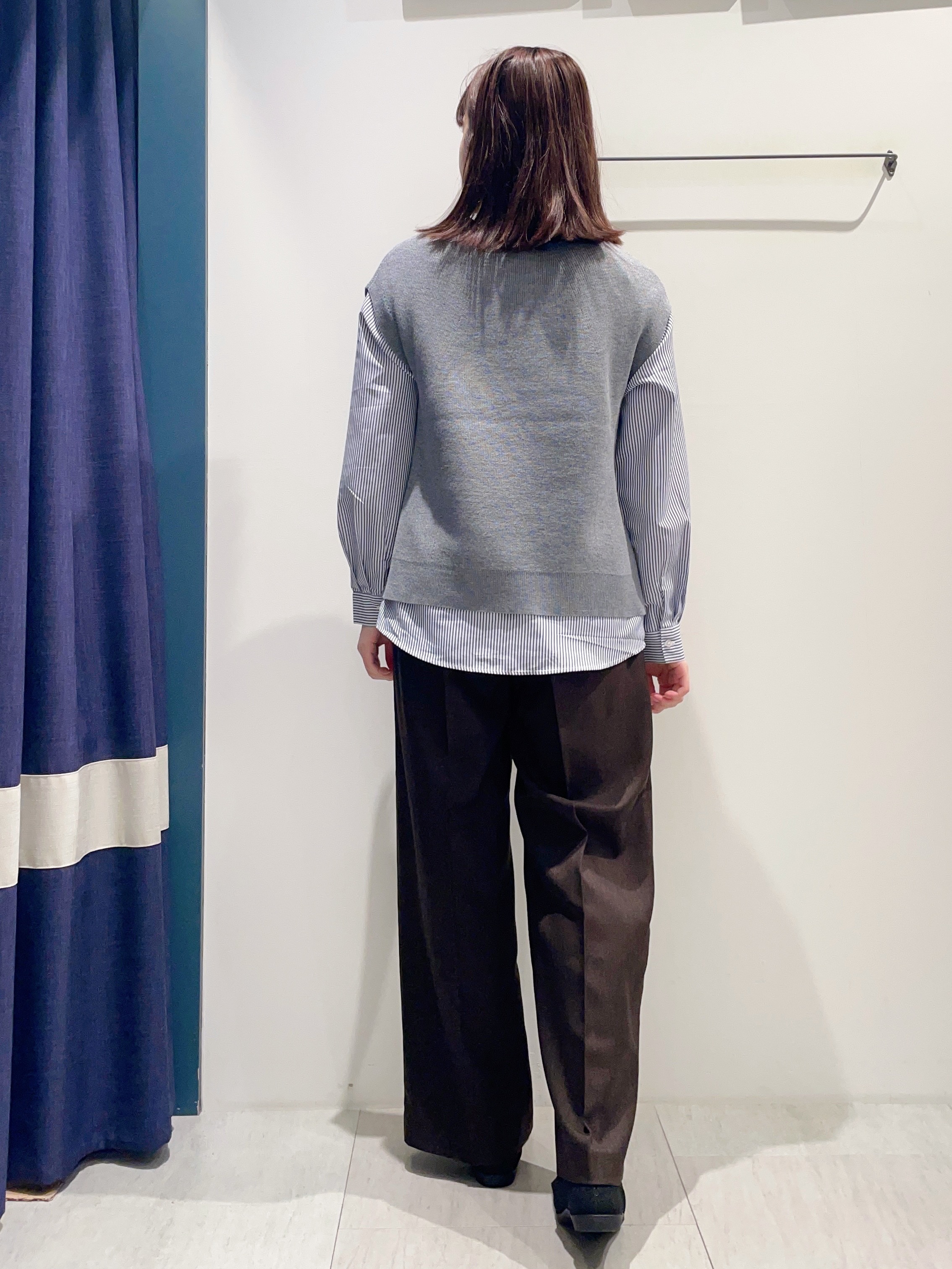 haruさんの「grove｜【2点セット/時短・着回し】着るだけでコーデが完成 ニットベスト&times;シャツ」を使ったコーディネート