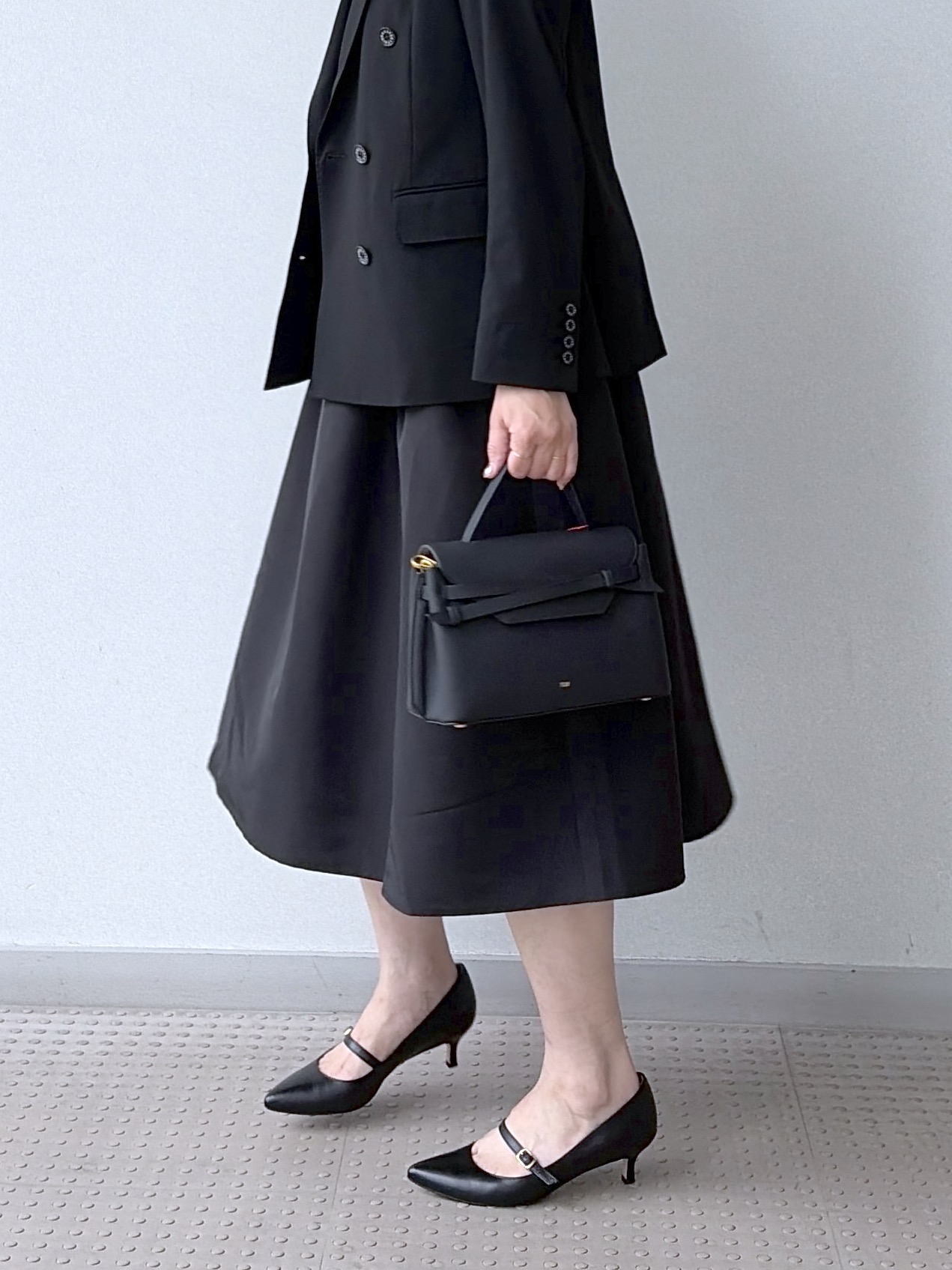 yoshikadoさんの「DRESSTERIOR｜バイカラーニットコンビワンピース」を使ったコーディネート