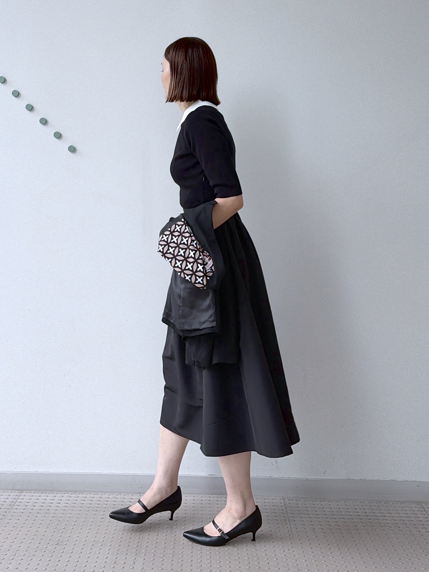 yoshikadoさんの「DRESSTERIOR｜バイカラーニットコンビワンピース」を使ったコーディネート