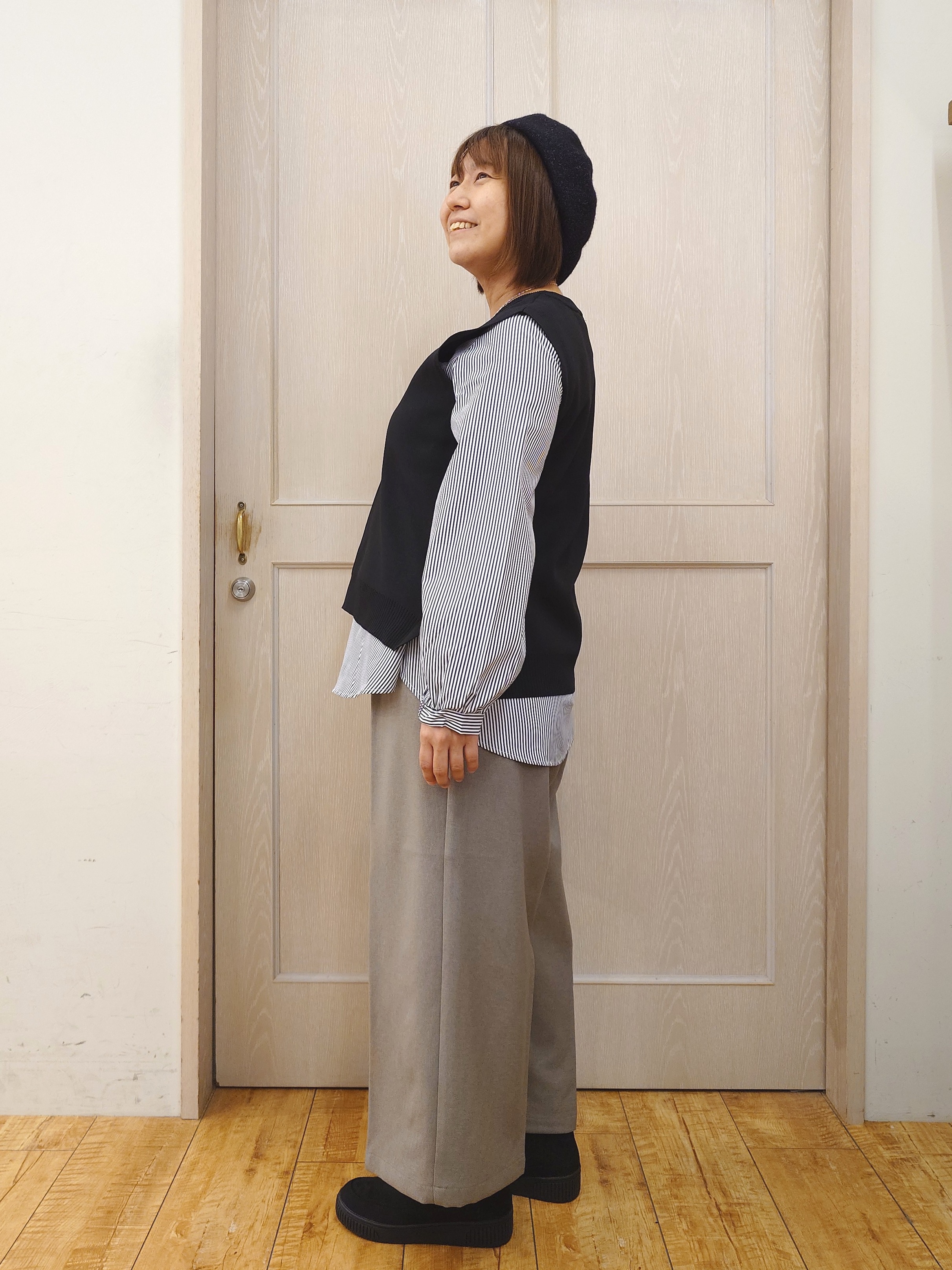 とろろさんの「SHOO･LA･RUE｜【2点セット/S-LL】着回し自在 スポンディッシュニットベスト＆フレアシャツ」を使ったコーディネート