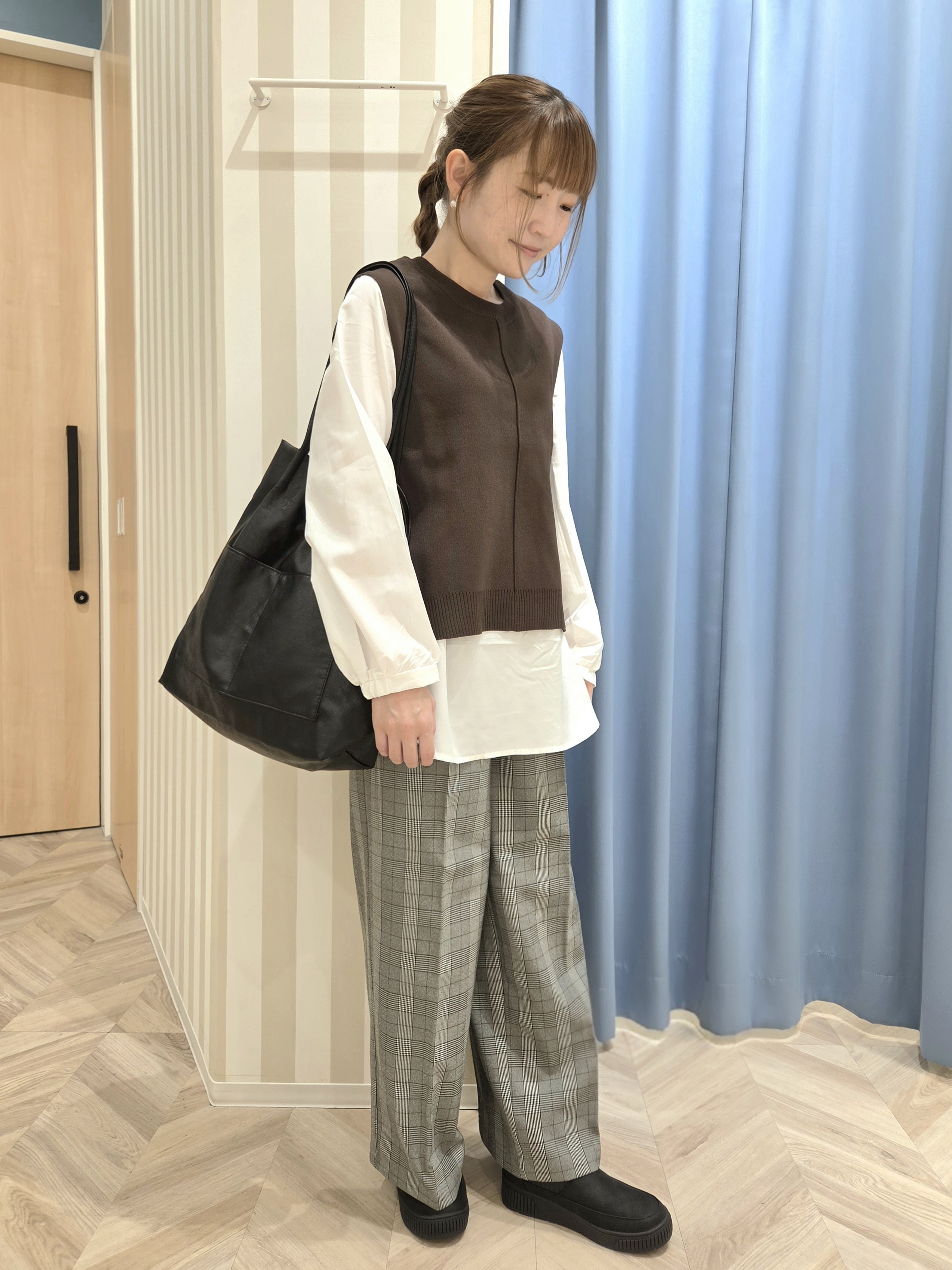 Ikumiさんの「SHOO･LA･RUE｜【2点セット/S-LL】着回し自在 スポンディッシュニットベスト＆フレアシャツ」を使ったコーディネート