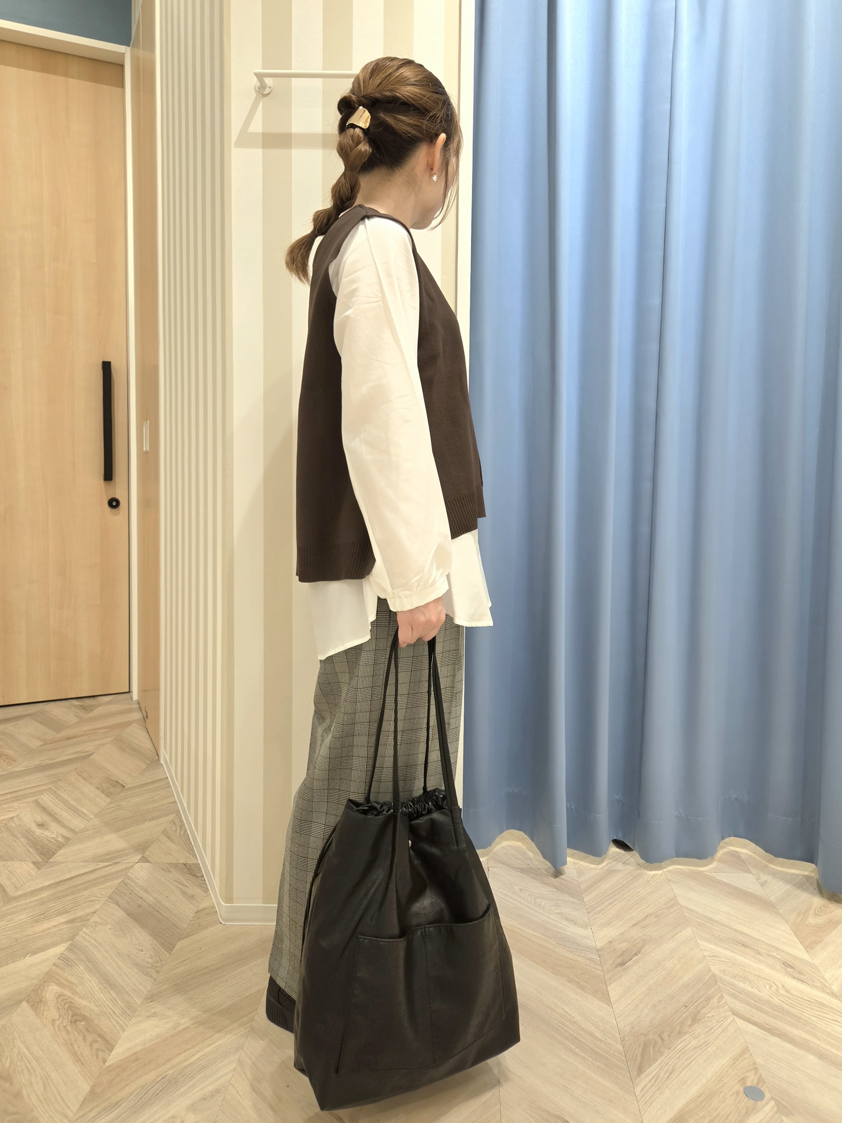 Ikumiさんの「SHOO･LA･RUE｜【2点セット/S-LL】着回し自在 スポンディッシュニットベスト＆フレアシャツ」を使ったコーディネート