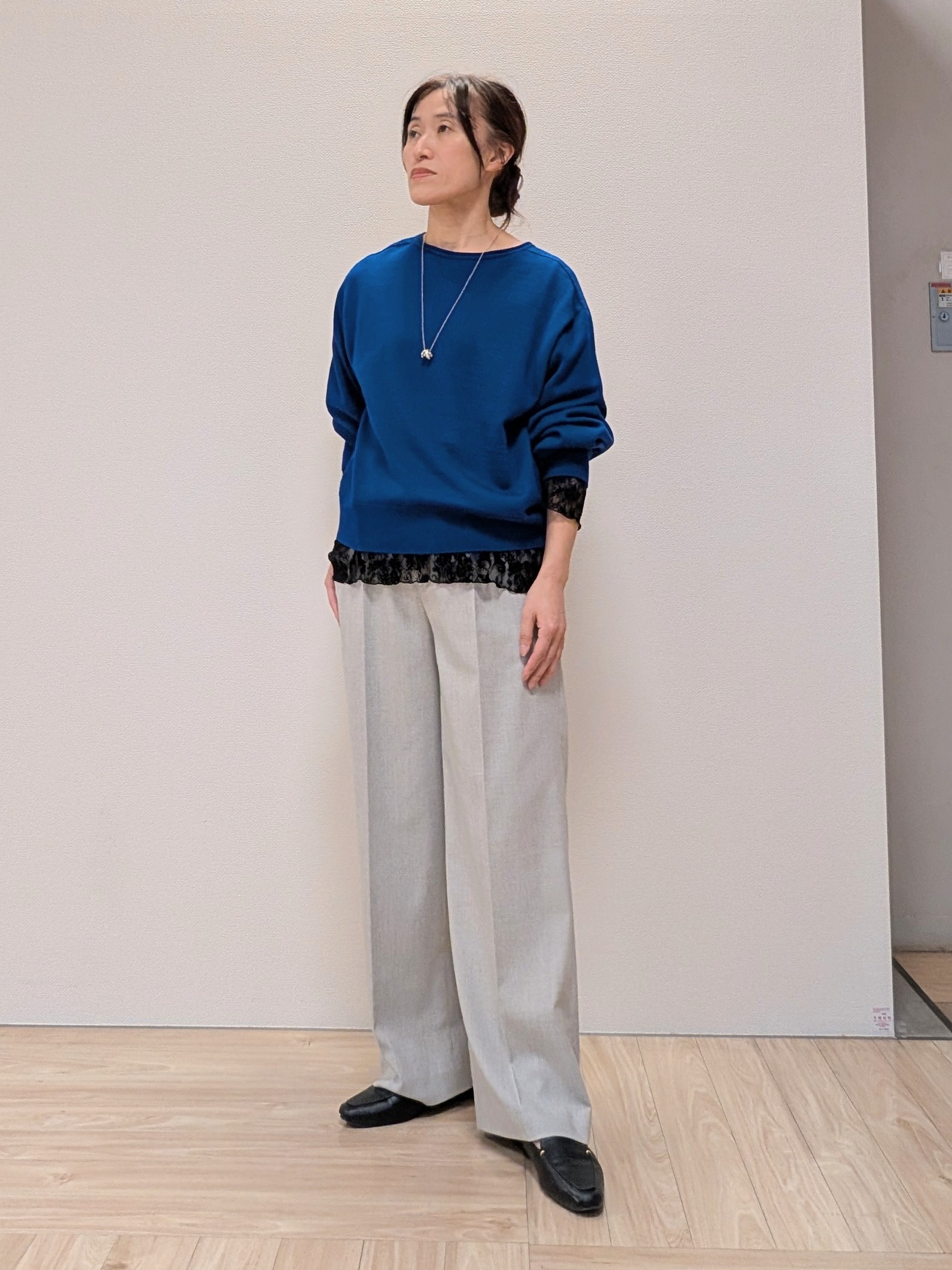 Rieさんの「UNTITLED｜【店頭人気！/品よくゆったり】ボリュームスリーブニットプルオーバー」を使ったコーディネート