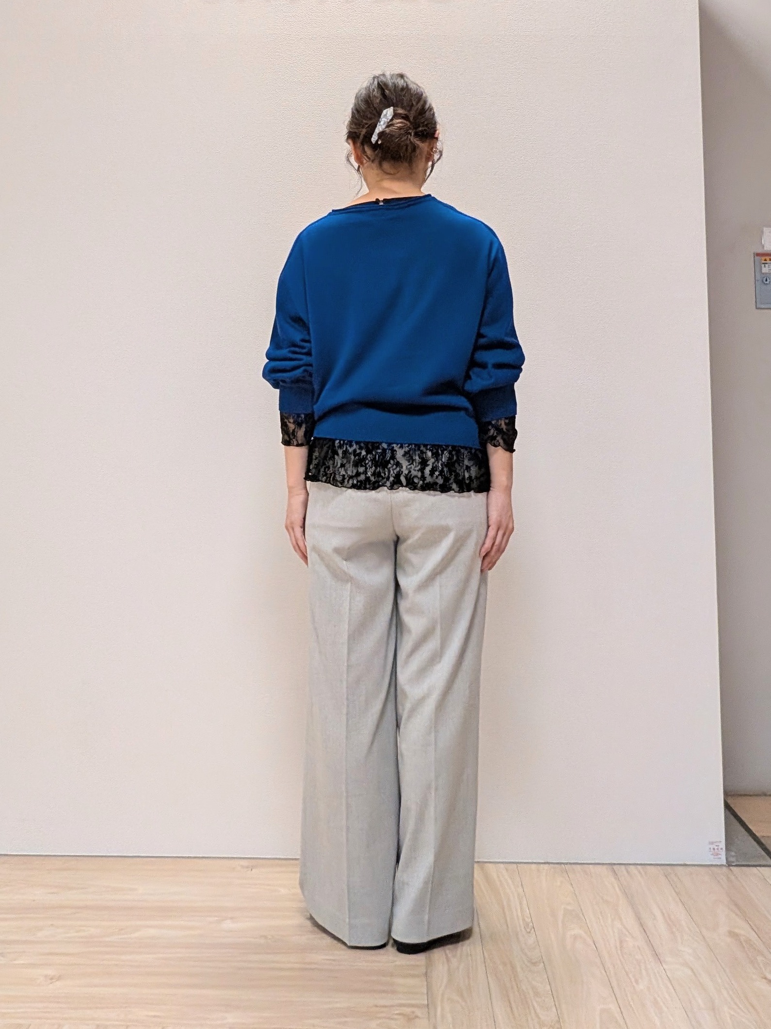 Rieさんの「UNTITLED｜【店頭人気！/品よくゆったり】ボリュームスリーブニットプルオーバー」を使ったコーディネート