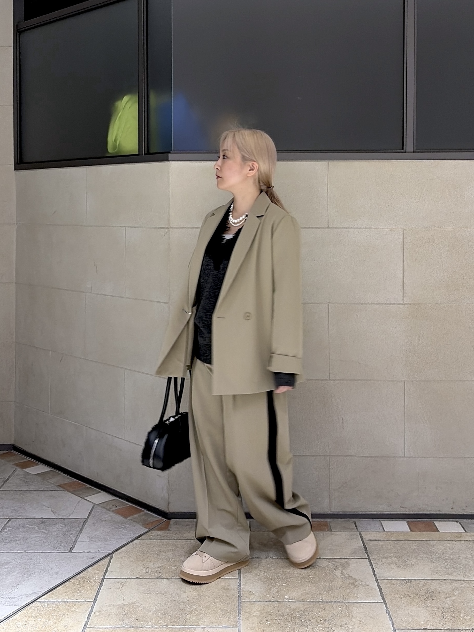 よねさんの「INDIVI｜Comfy Set Up｜ダブルブレストイージージャケット【LIVE紹介／上枝みどりさん着用／セット」を使ったコーディネート