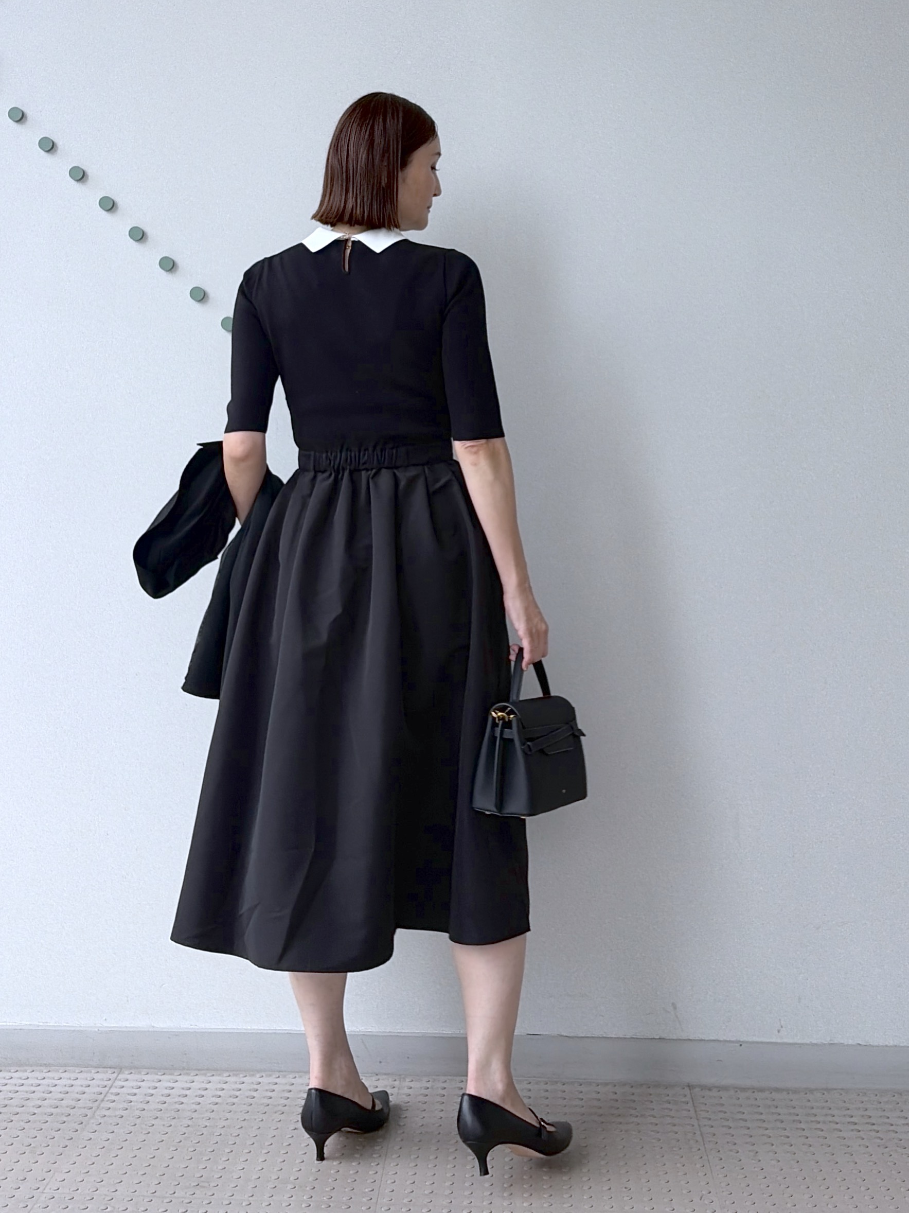 yoshikadoさんの「DRESSTERIOR｜バイカラーニットコンビワンピース」を使ったコーディネート