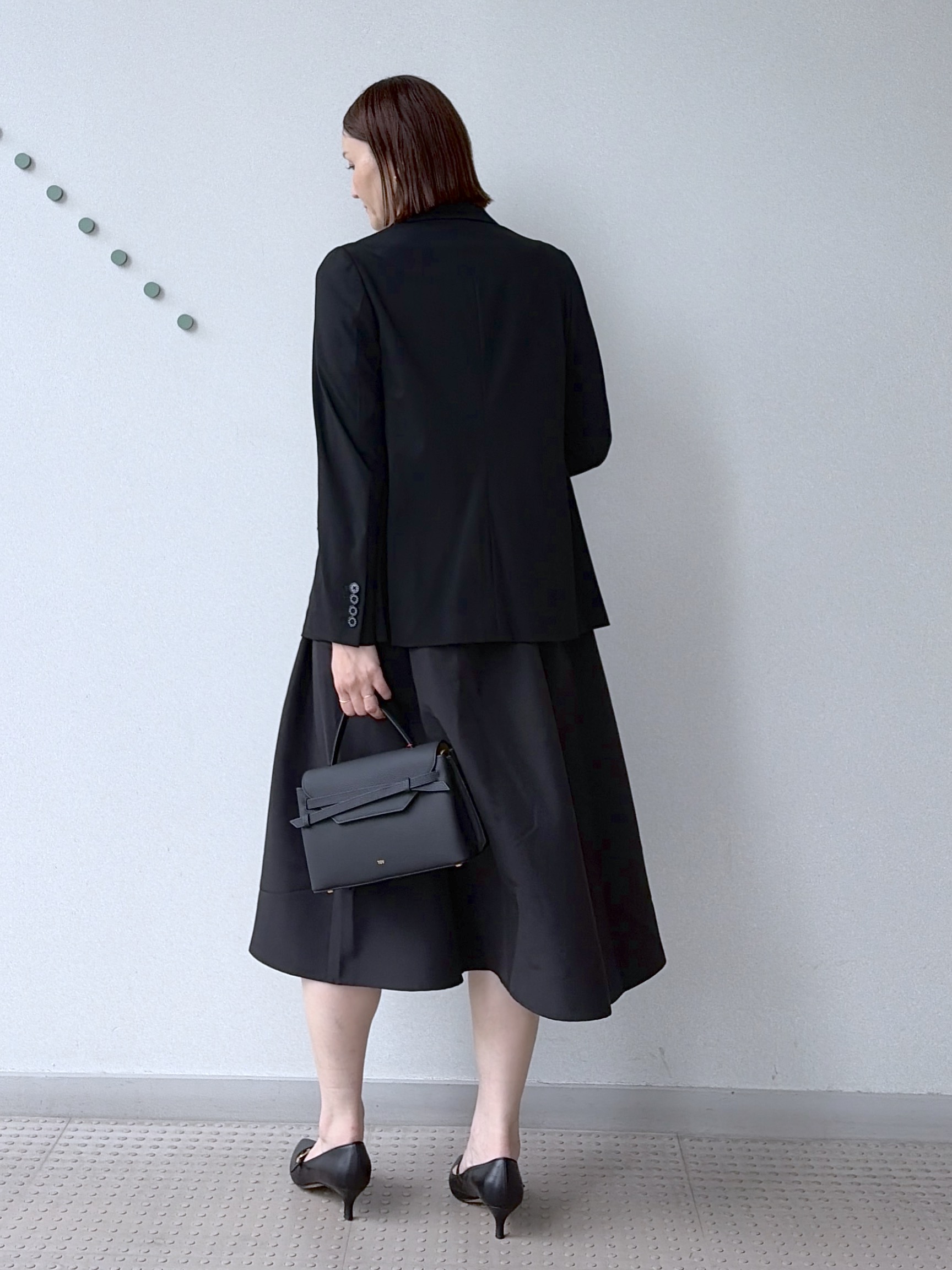 yoshikadoさんの「DRESSTERIOR｜バイカラーニットコンビワンピース」を使ったコーディネート
