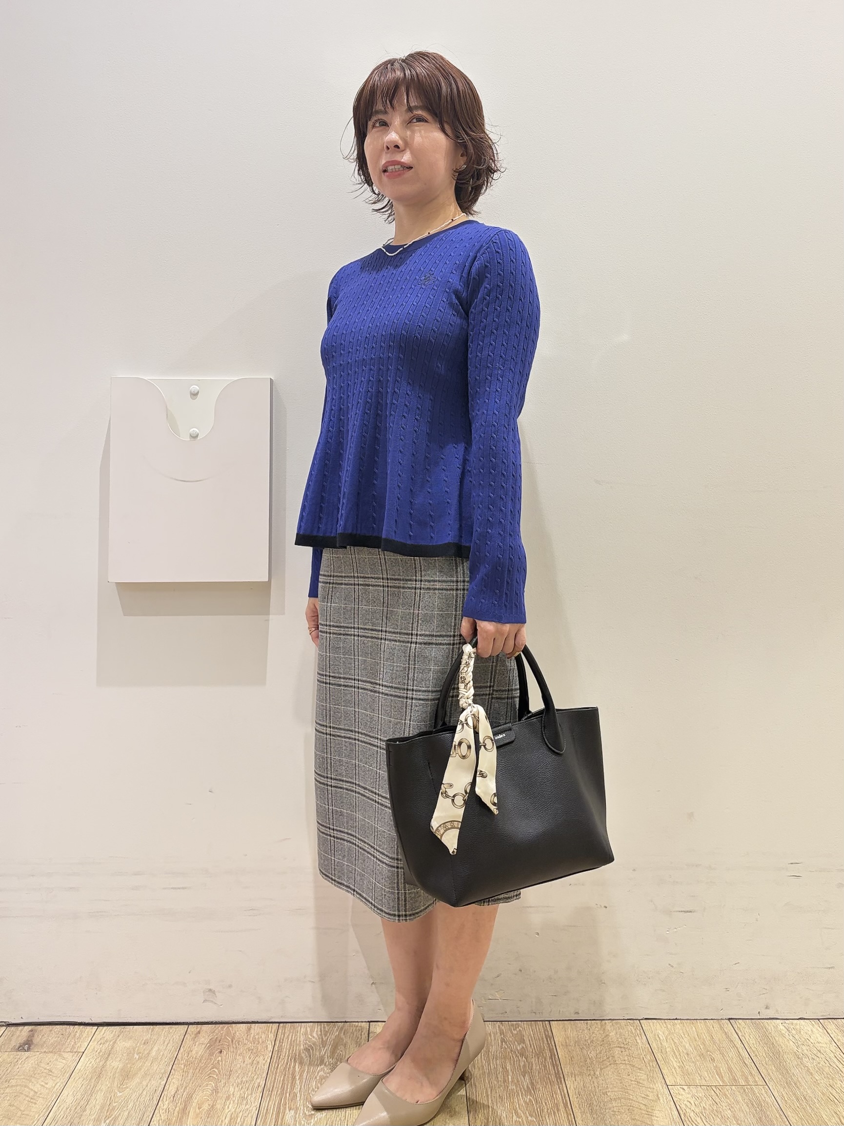 YUKOさんの「index｜バイカラーケーブルペプラムニット【洗濯機OK】」を使ったコーディネート