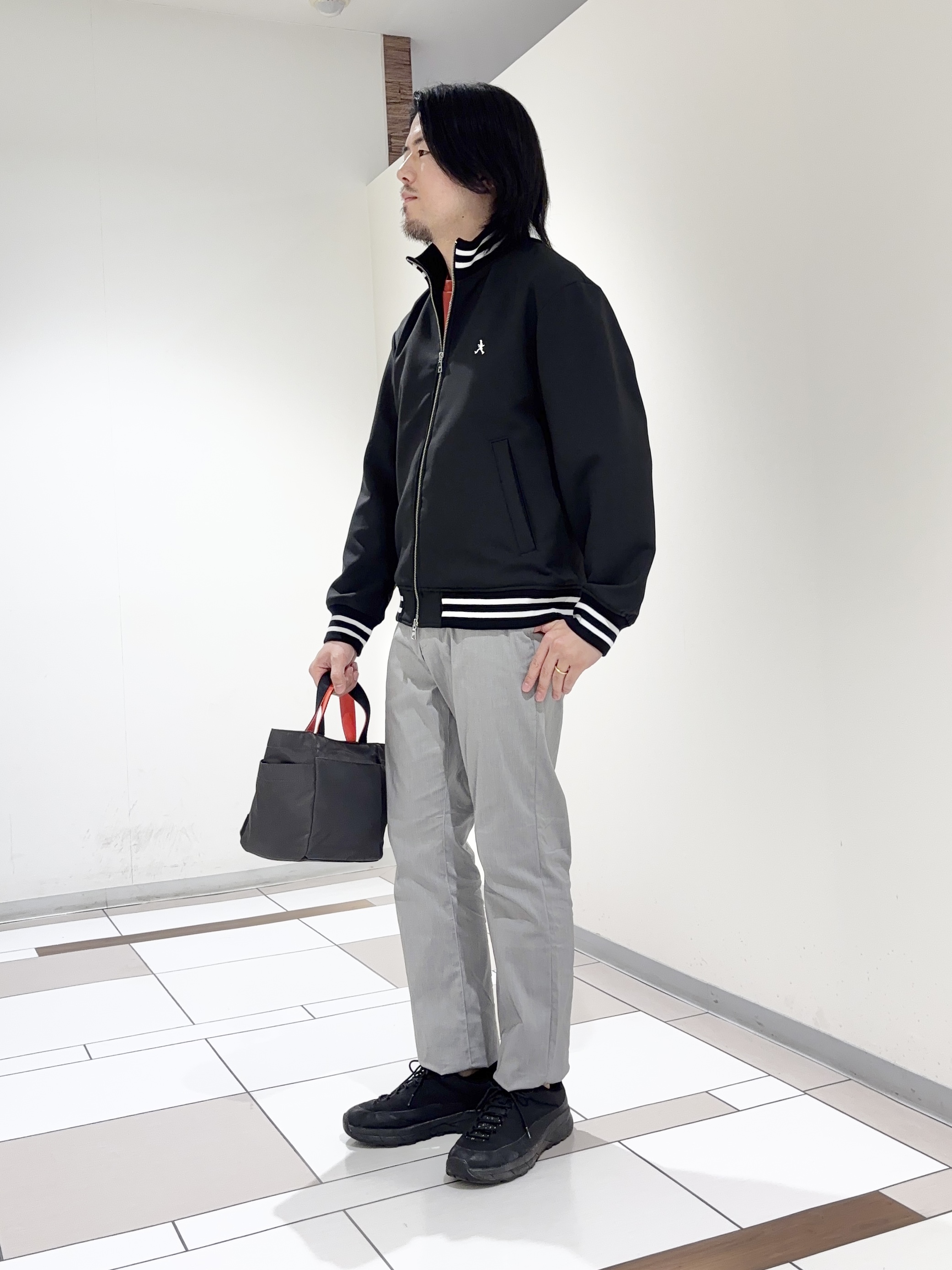 及川さんの「TAKEO KIKUCHI｜【BOWLER HAT LABEL】ダウンファブリック トラックジャケット」を使ったコーディネート
