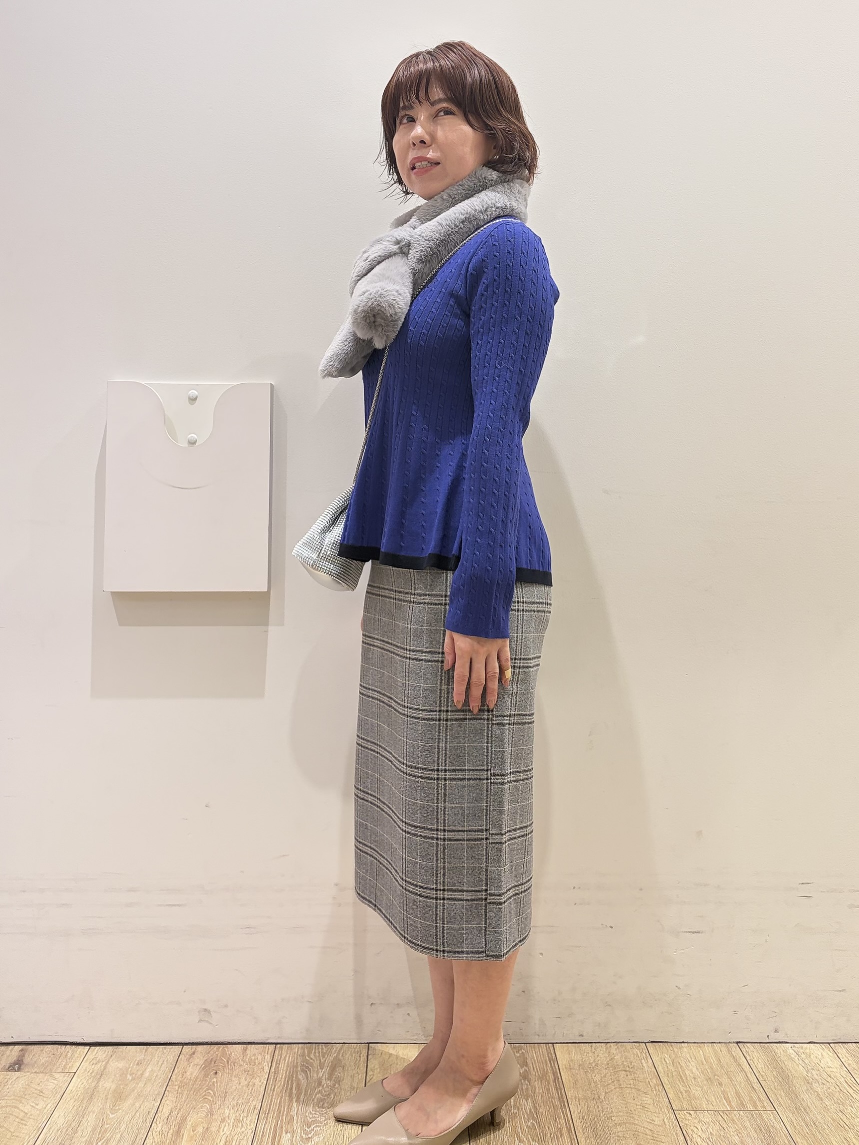 YUKOさんの「index｜バイカラーケーブルペプラムニット【洗濯機OK】」を使ったコーディネート