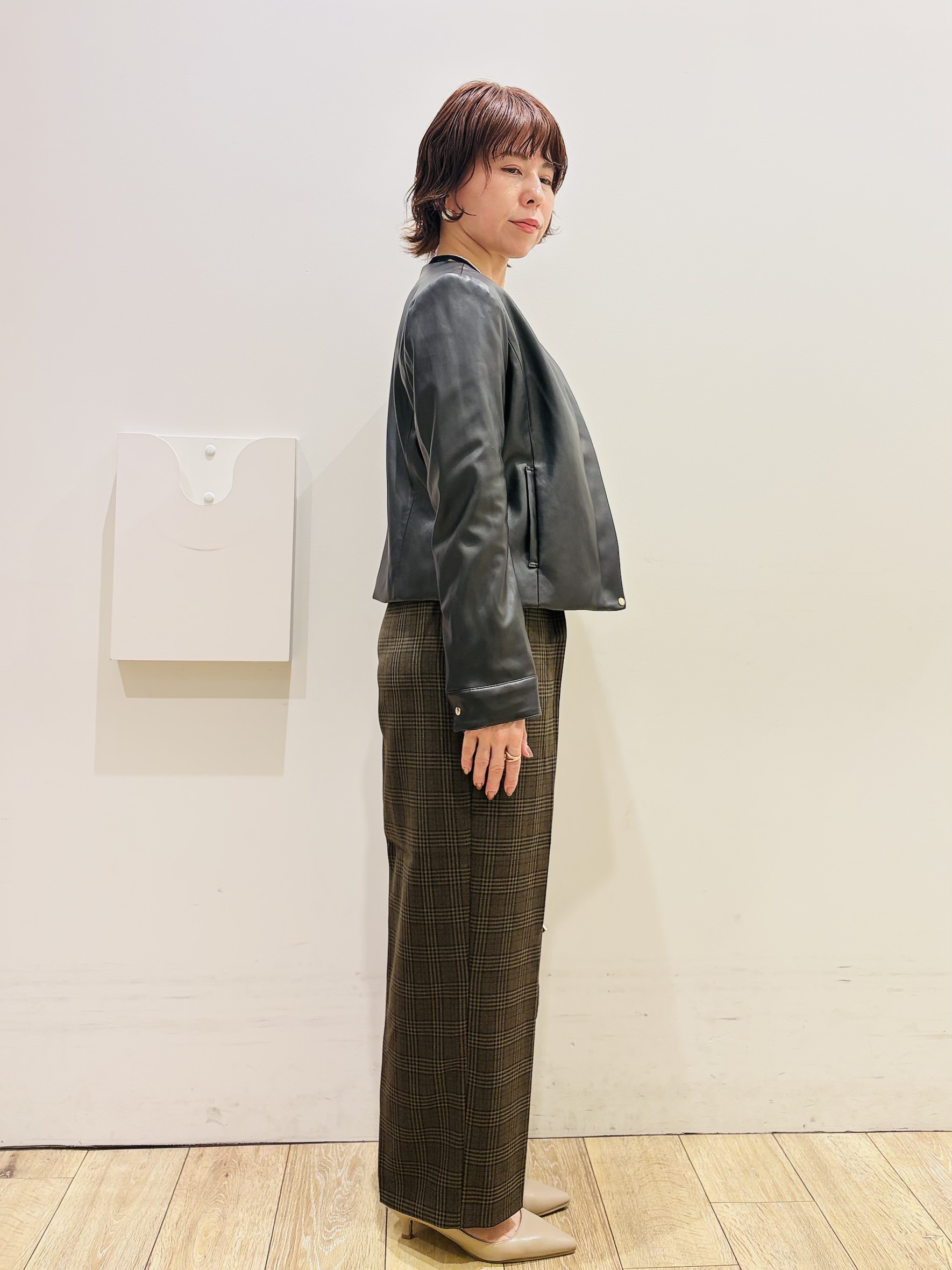 YUKOさんの「index｜【洗える】レザー調／スウェード風ノーカラーブルゾン」を使ったコーディネート